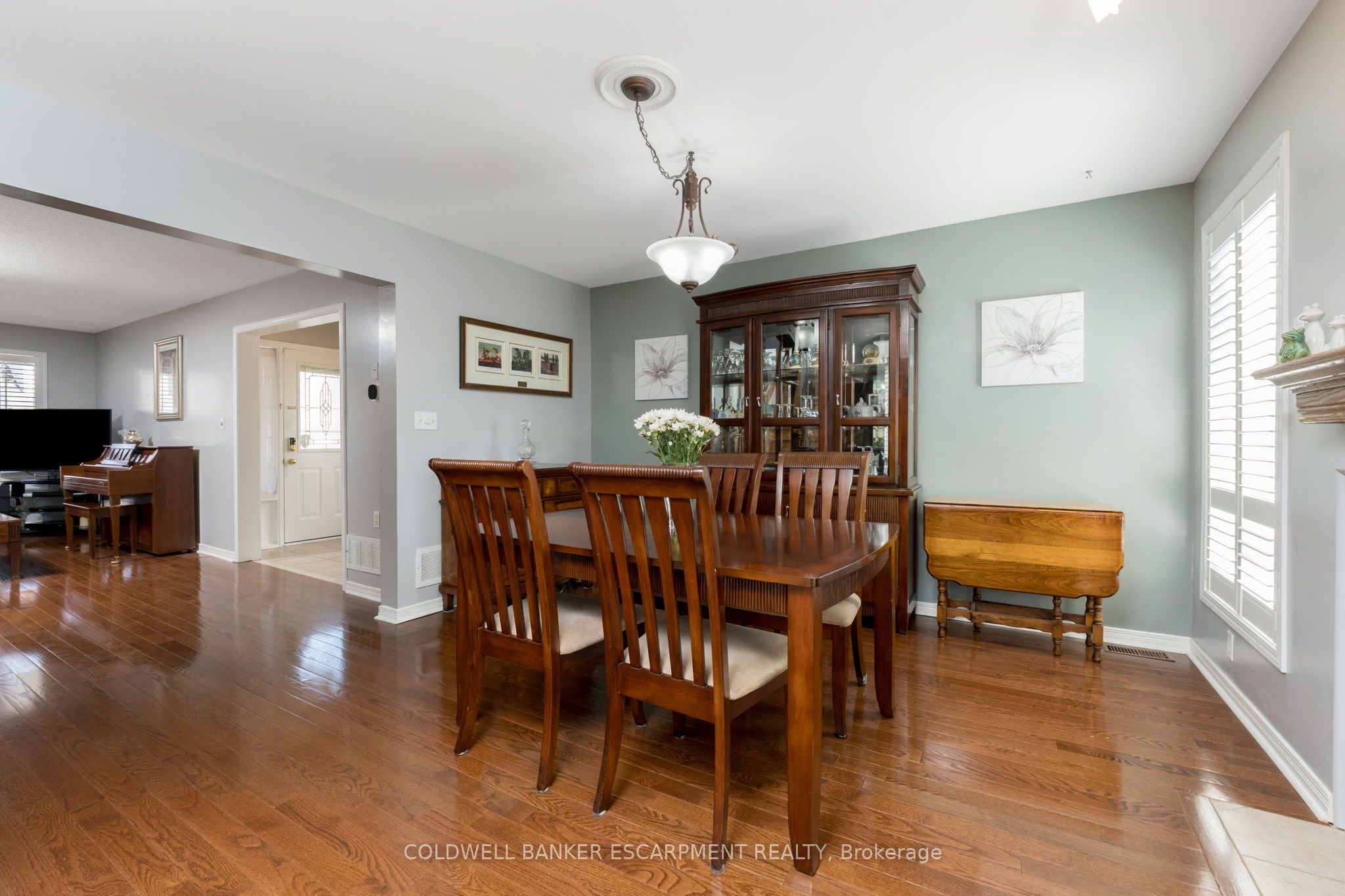 593 Caverhill Crescent Property Photo 11