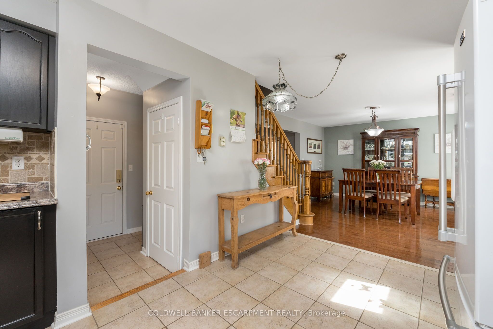 593 Caverhill Crescent Property Photo 18