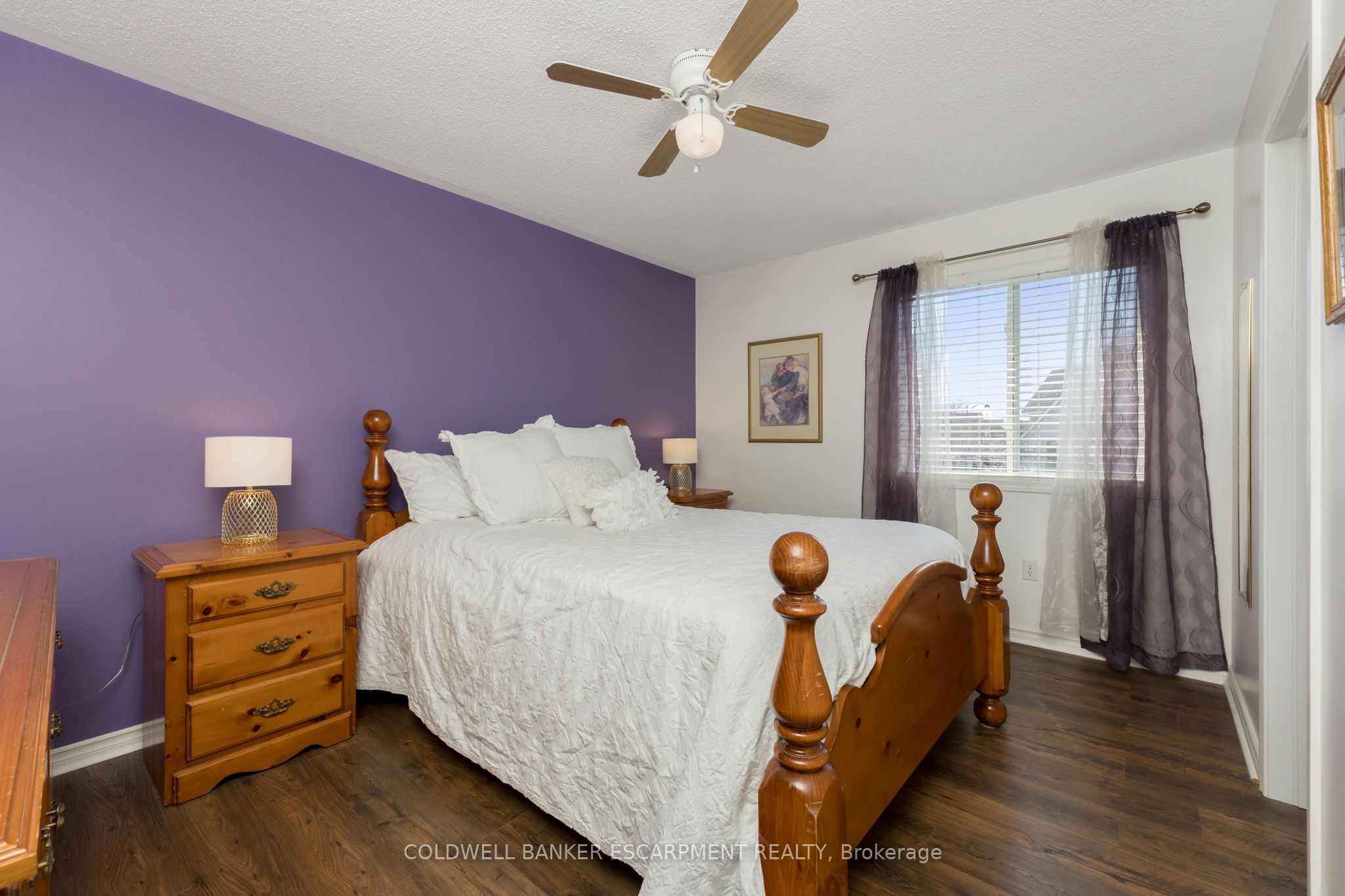 593 Caverhill Crescent Property Photo 25