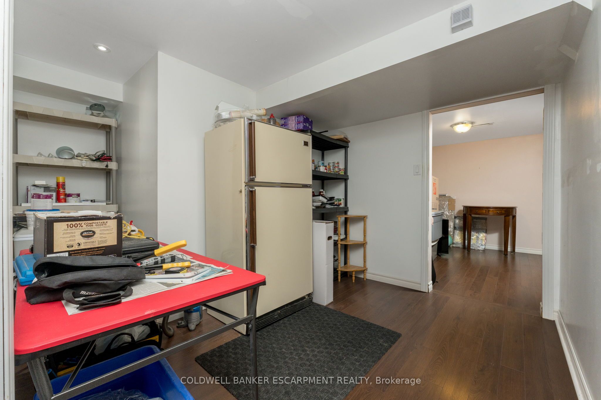 593 Caverhill Crescent Property Photo 39