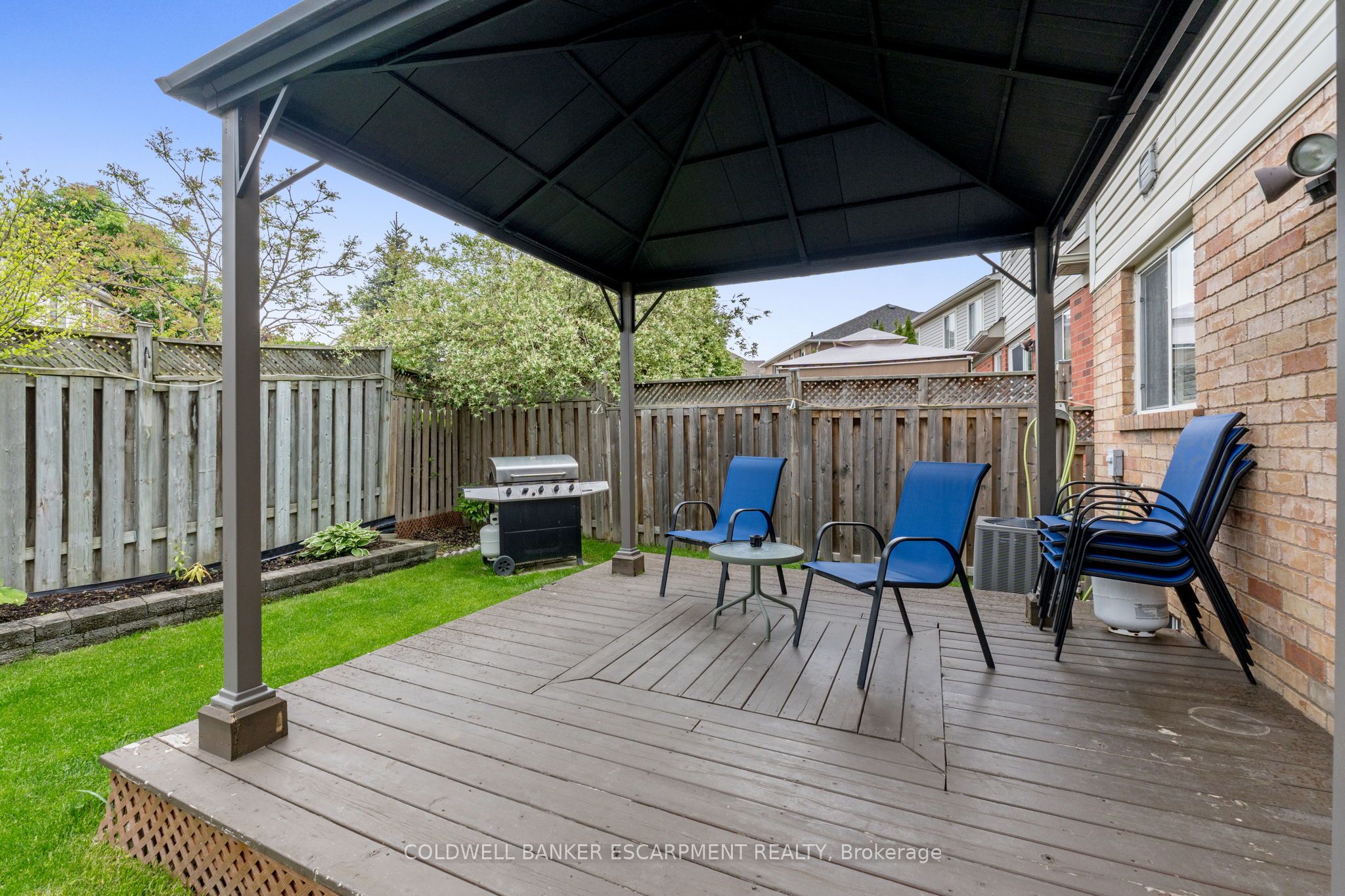 593 Caverhill Crescent Property Photo 41