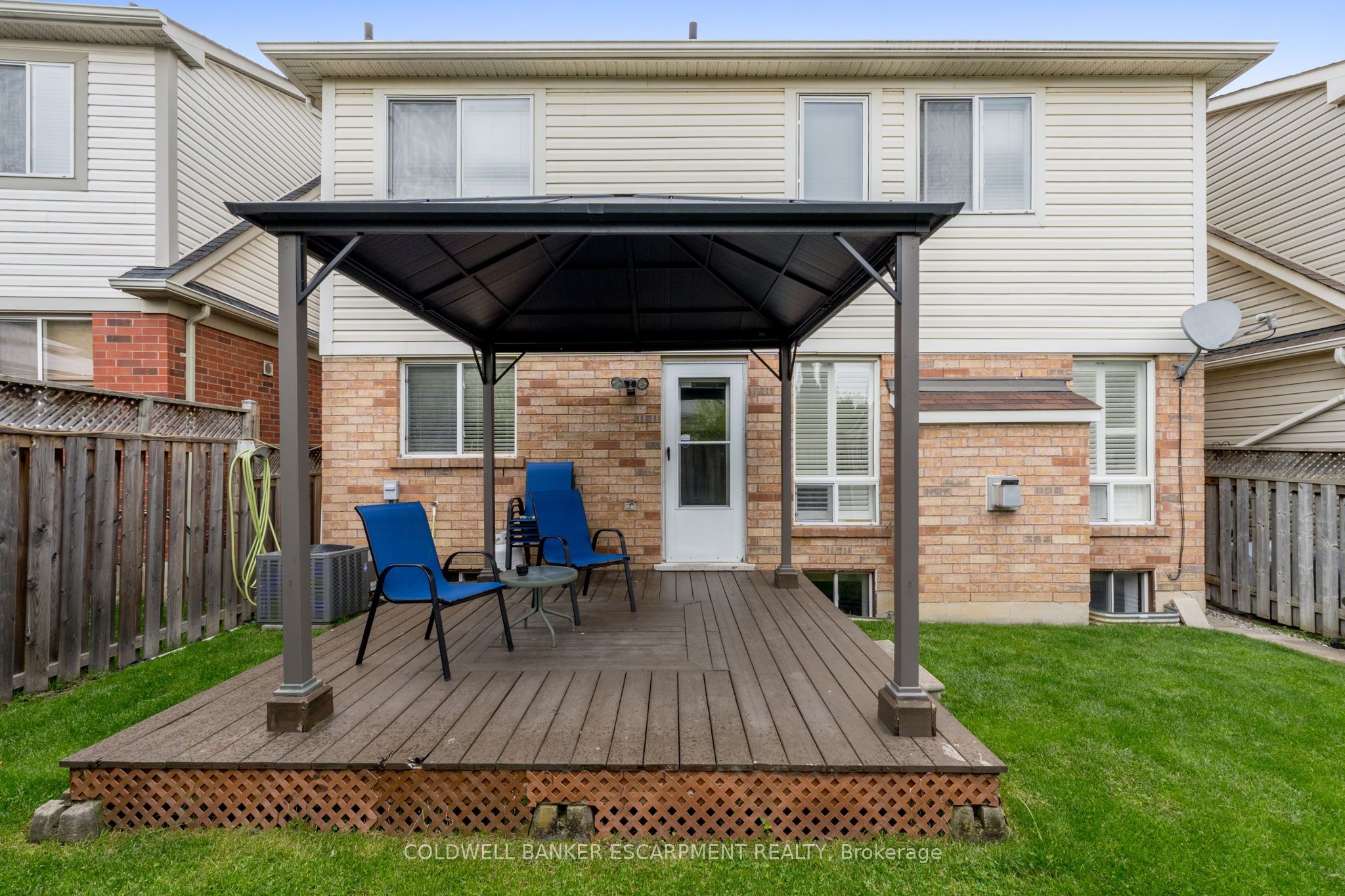 593 Caverhill Crescent Property Photo 42