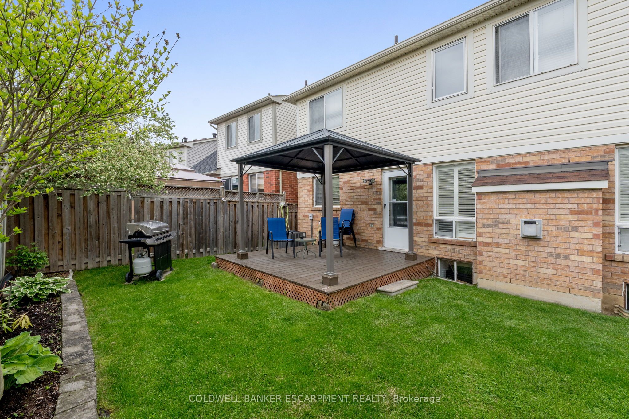 593 Caverhill Crescent Property Photo 46