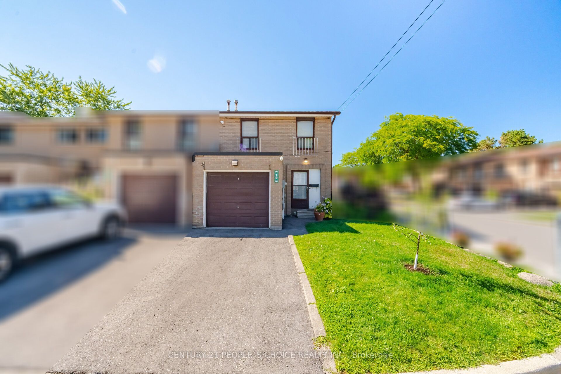 79 Fleetwood Crescent Property Photo 3