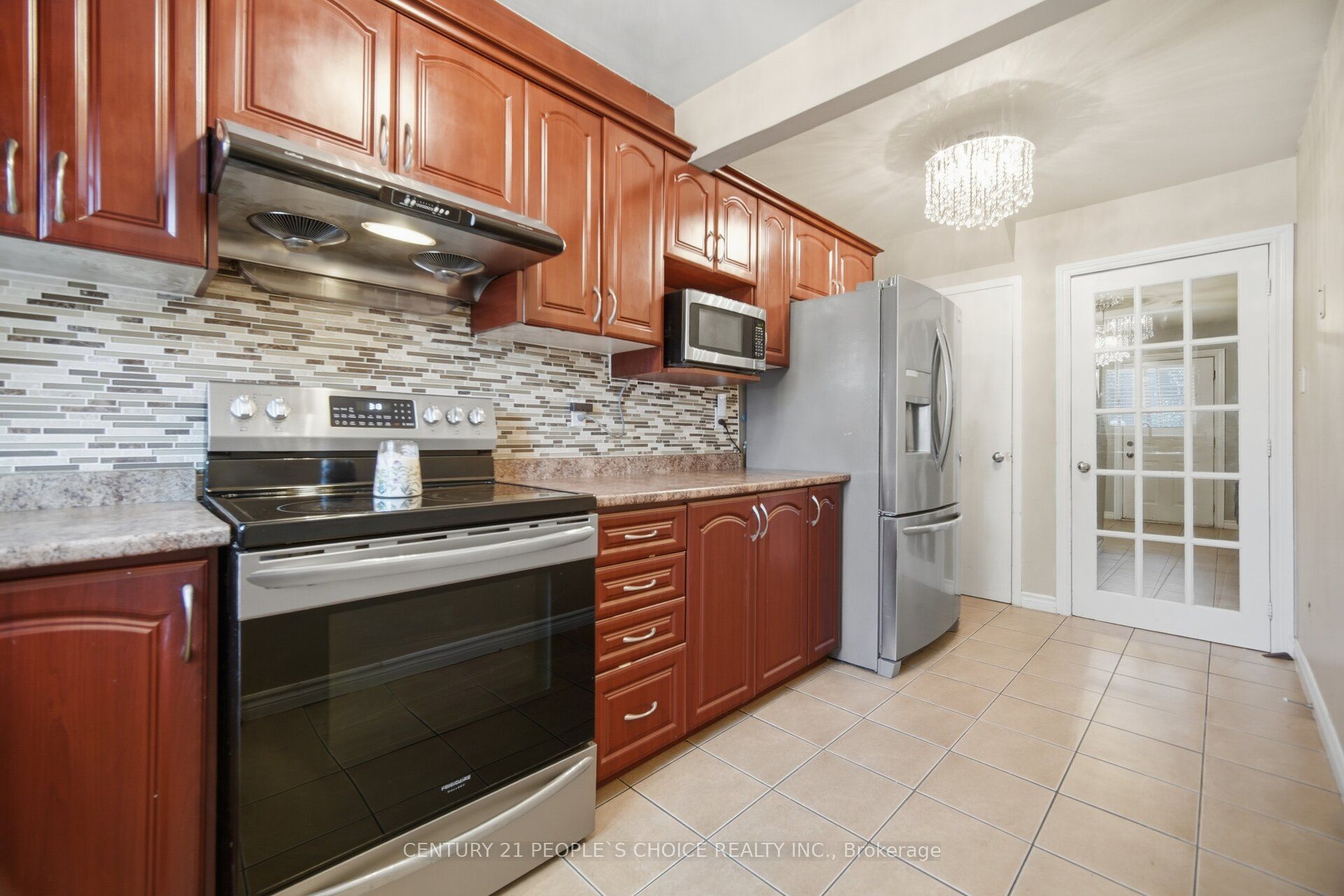79 Fleetwood Crescent Property Photo 18