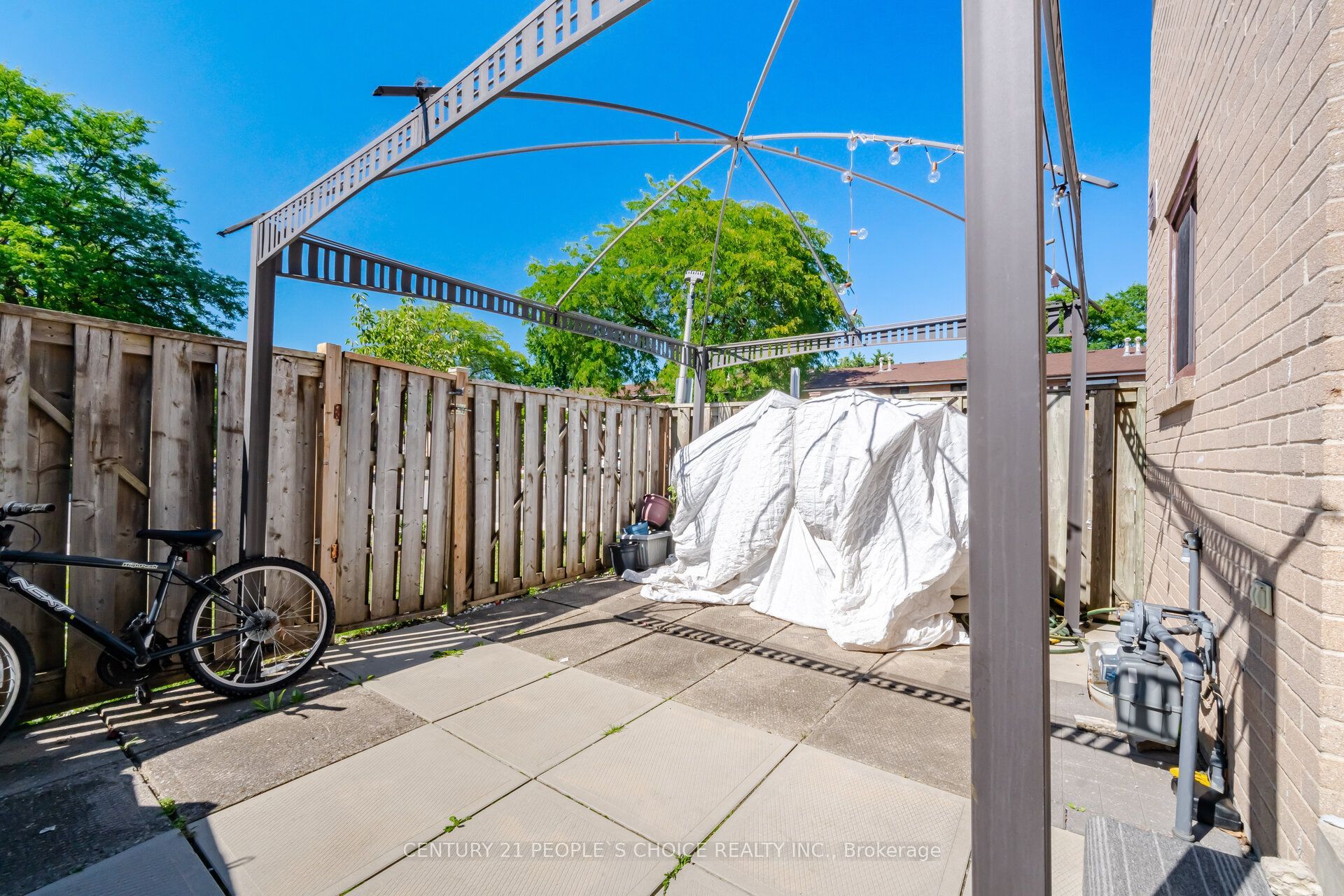 79 Fleetwood Crescent Property Photo 48
