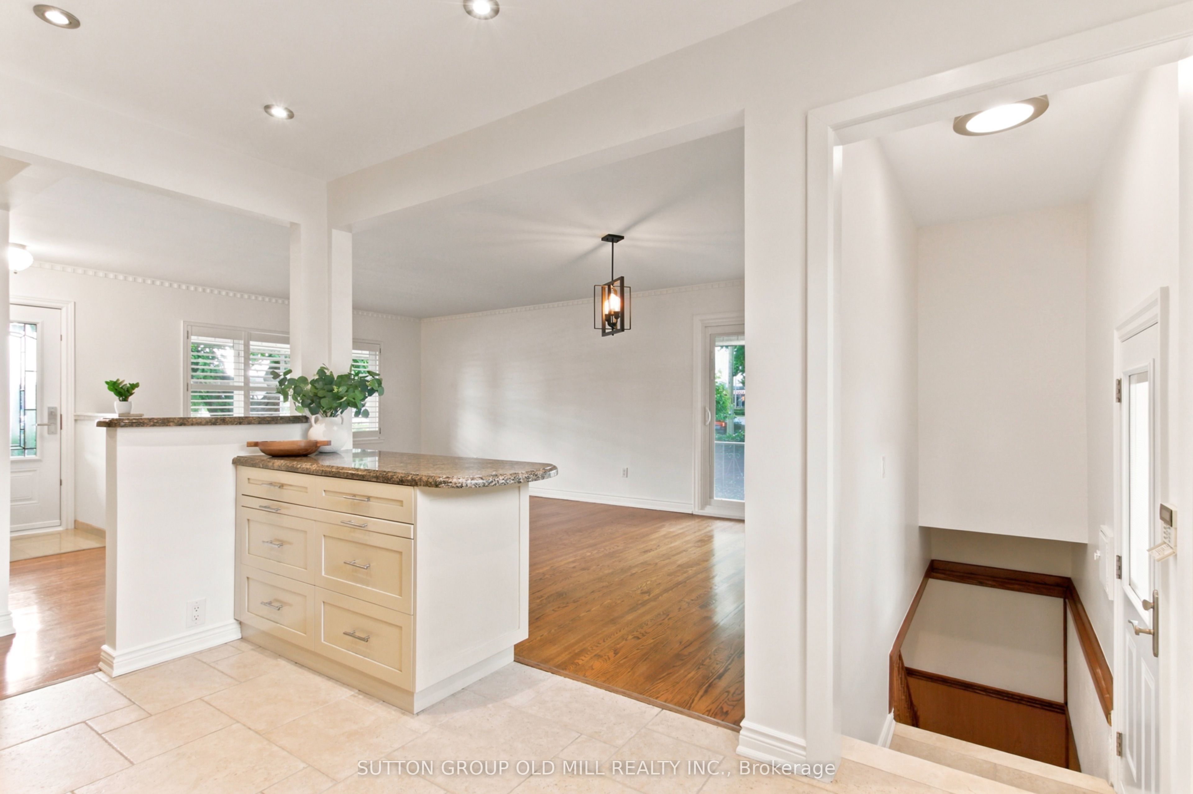 993 Islington Avenue Property Photo 17