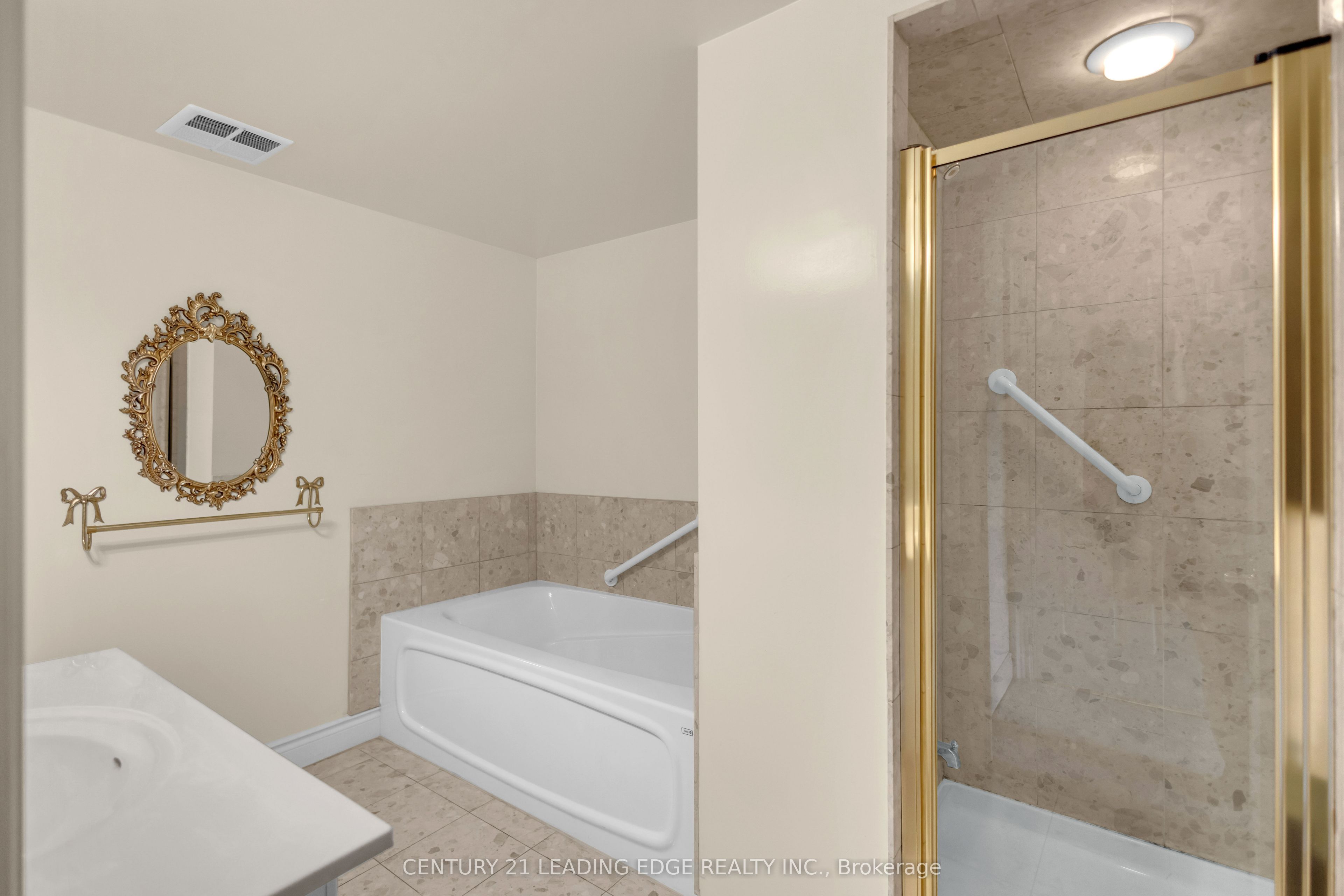 442 Maple Ave Avenue 403 Property Photo 17