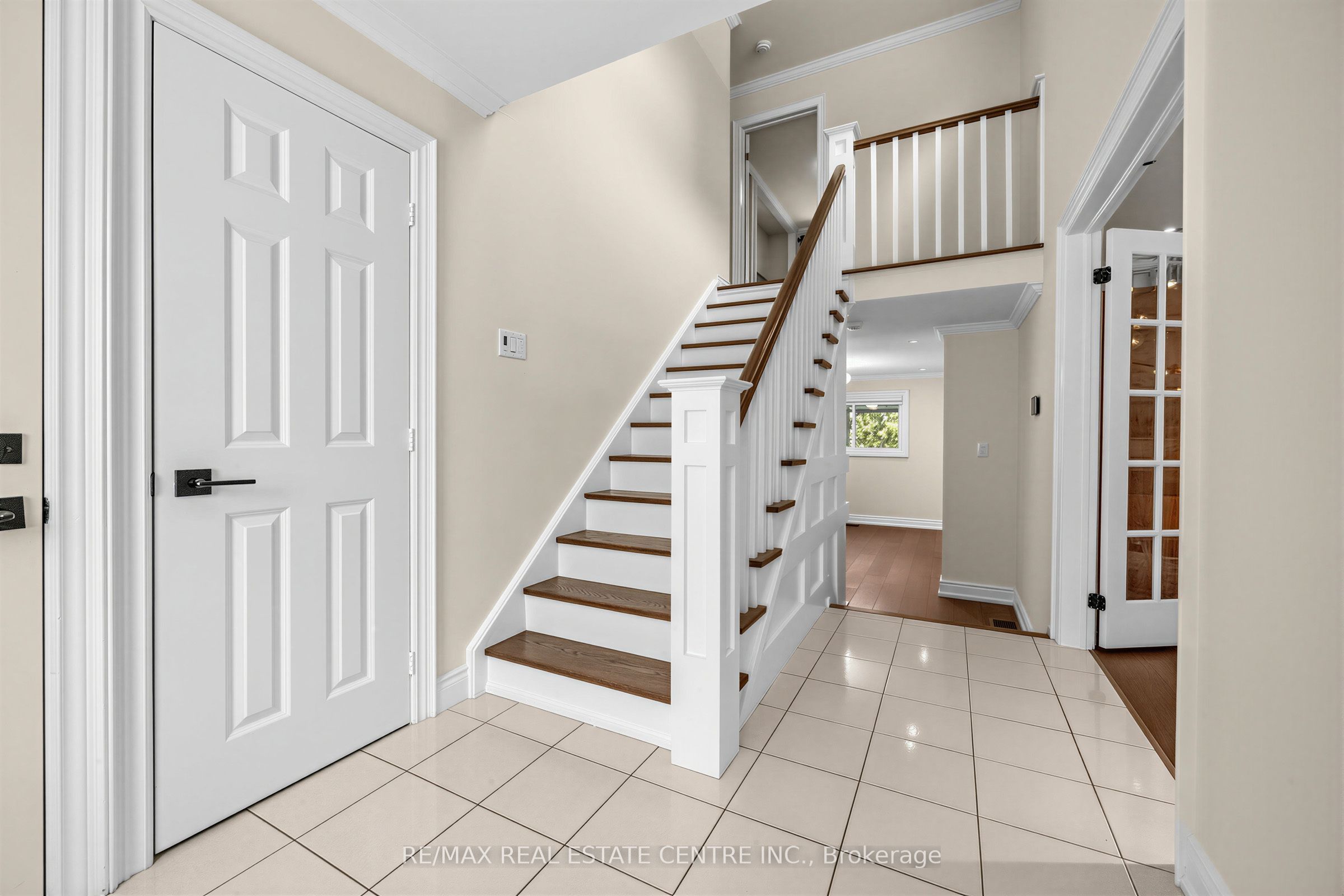 365 Lynn Place Property Photo 6