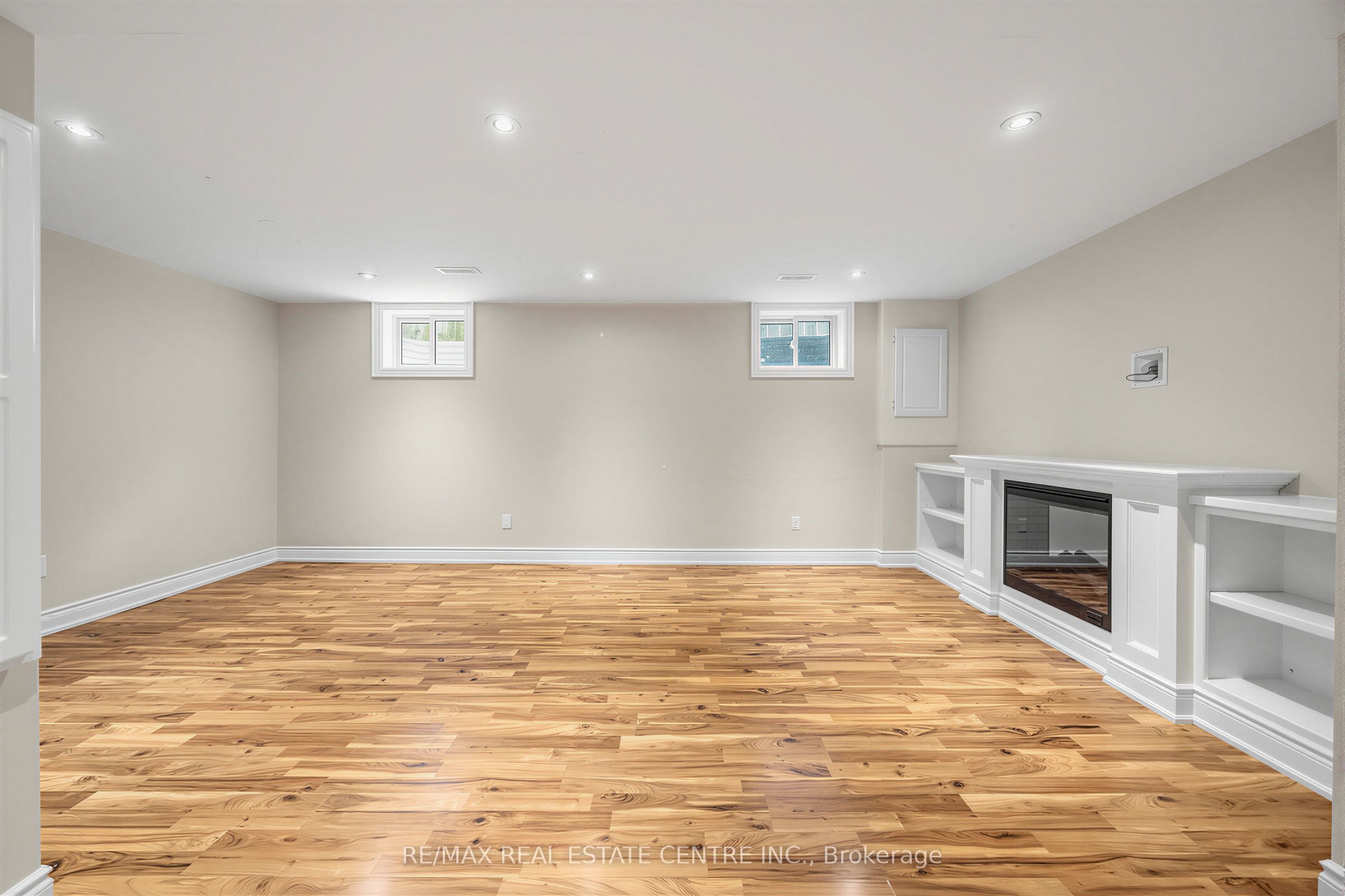 365 Lynn Place Property Photo 26