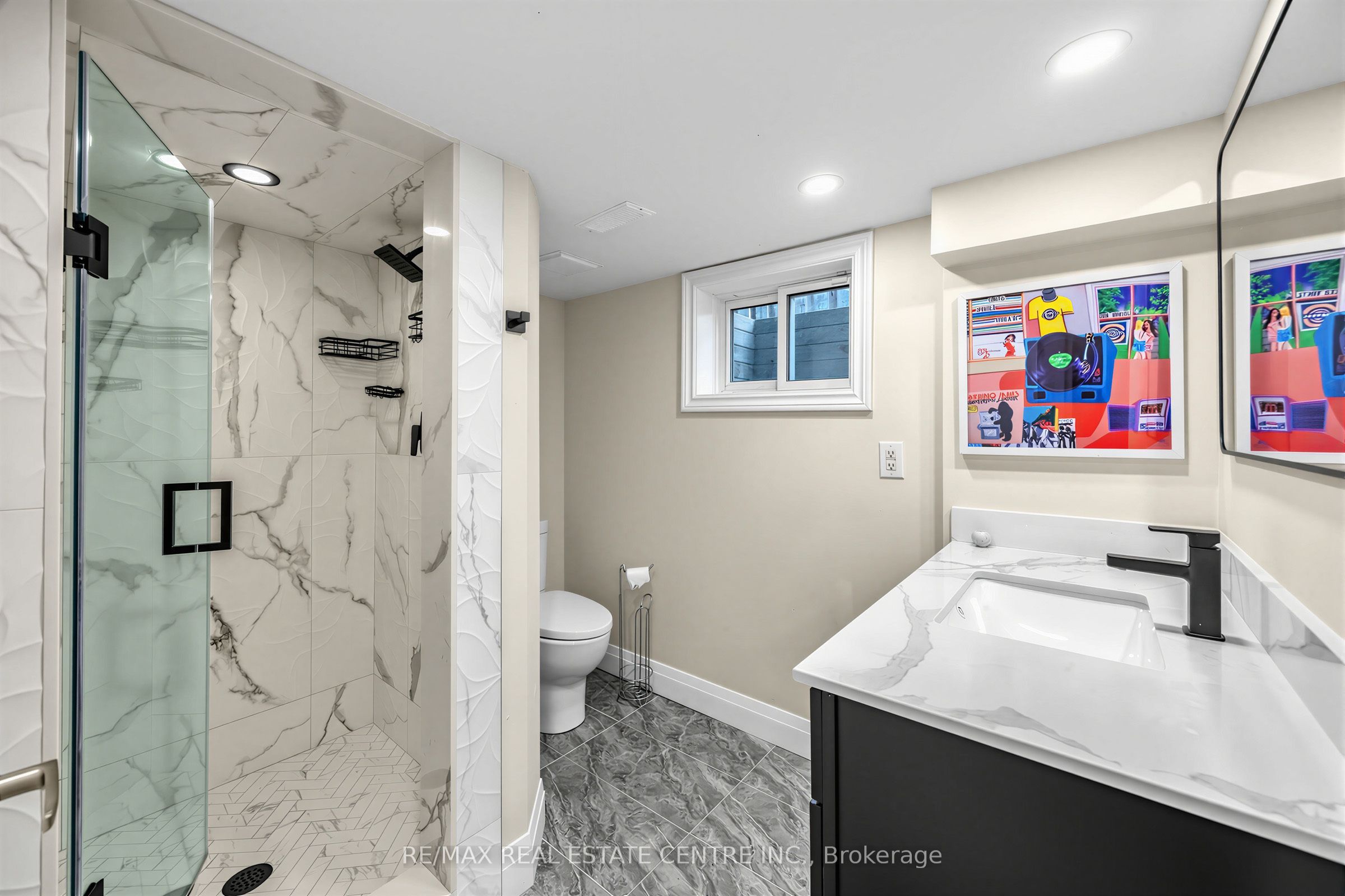 365 Lynn Place Property Photo 29