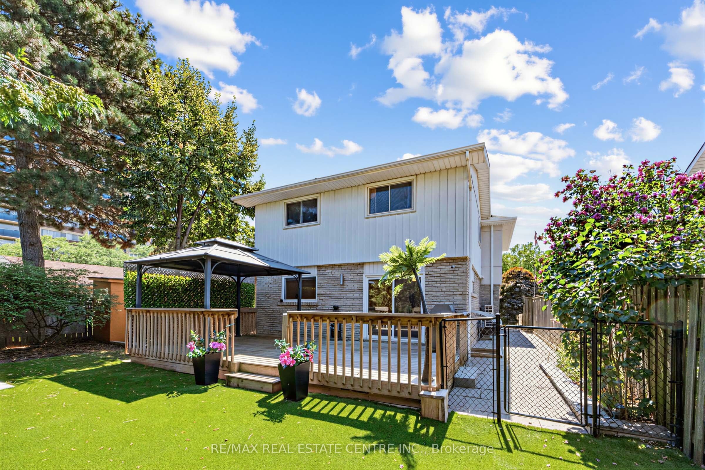 365 Lynn Place Property Photo 32