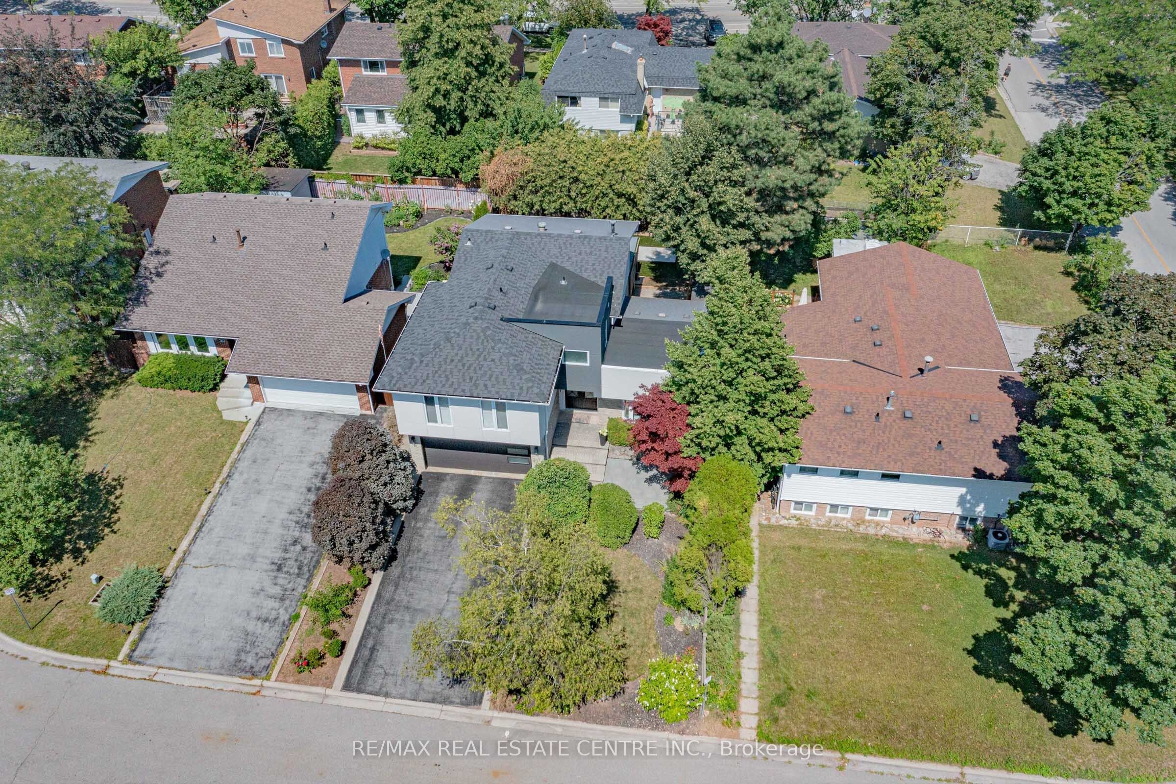 365 Lynn Place Property Photo 37