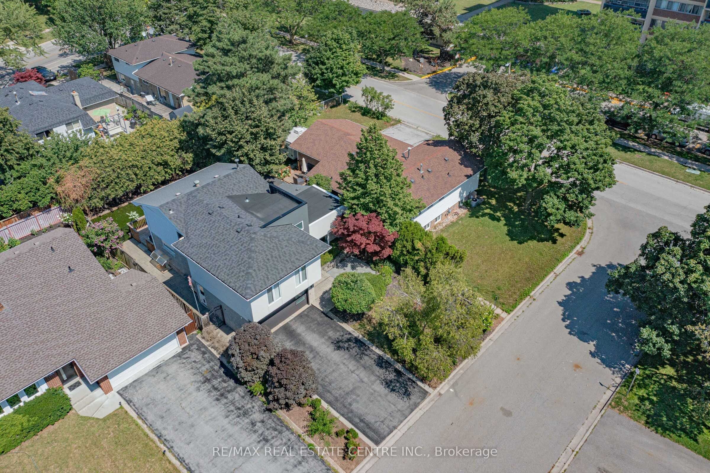 365 Lynn Place Property Photo 38