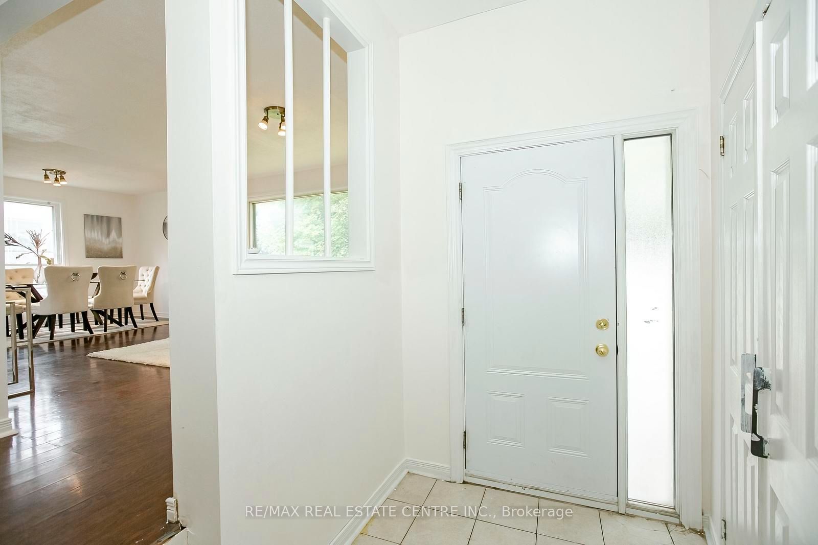 16 Mclaughlin Road N Property Photo 6