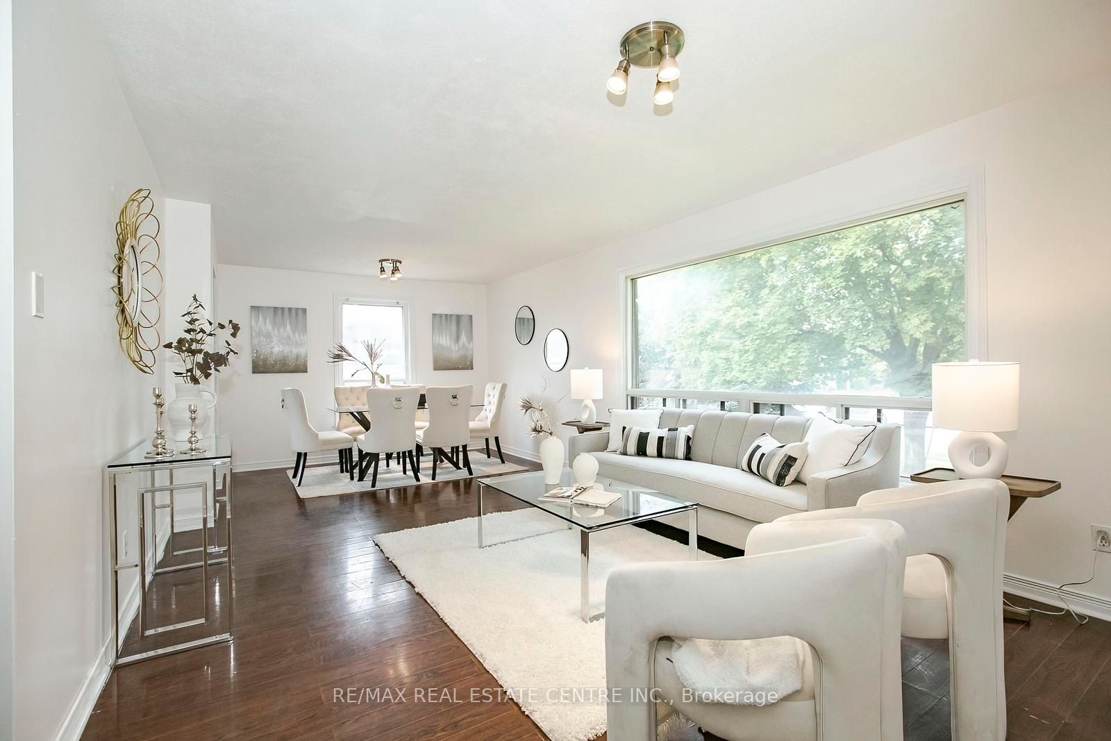 16 Mclaughlin Road N Property Photo 8