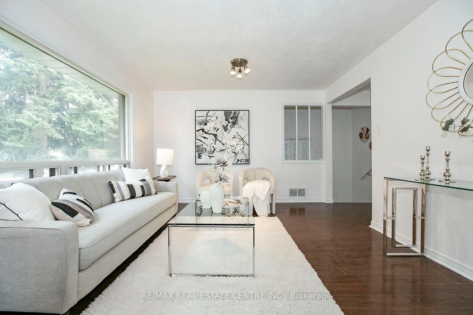 16 Mclaughlin Road N Property Photo 13