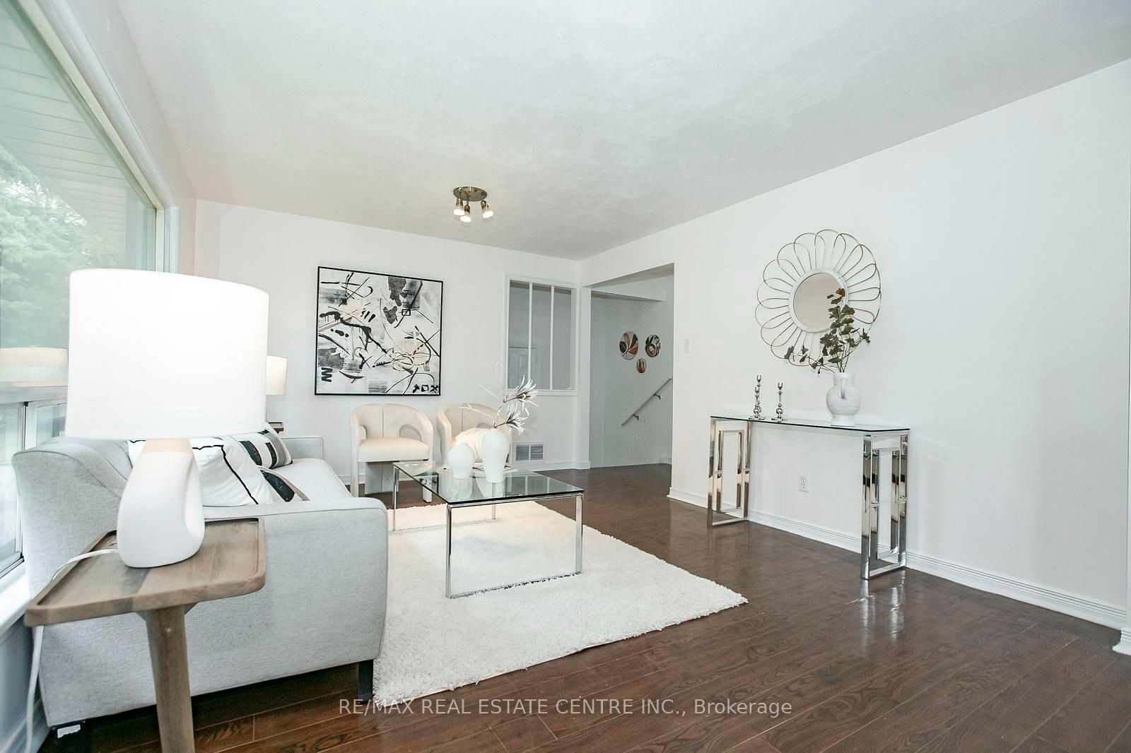 16 Mclaughlin Road N Property Photo 14