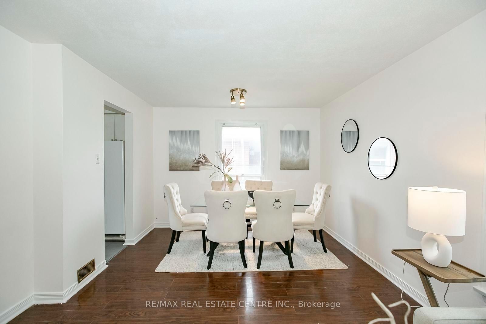 16 Mclaughlin Road N Property Photo 16