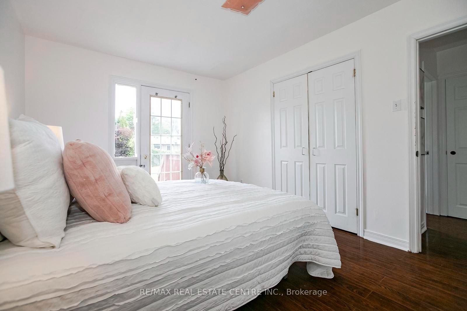 16 Mclaughlin Road N Property Photo 23