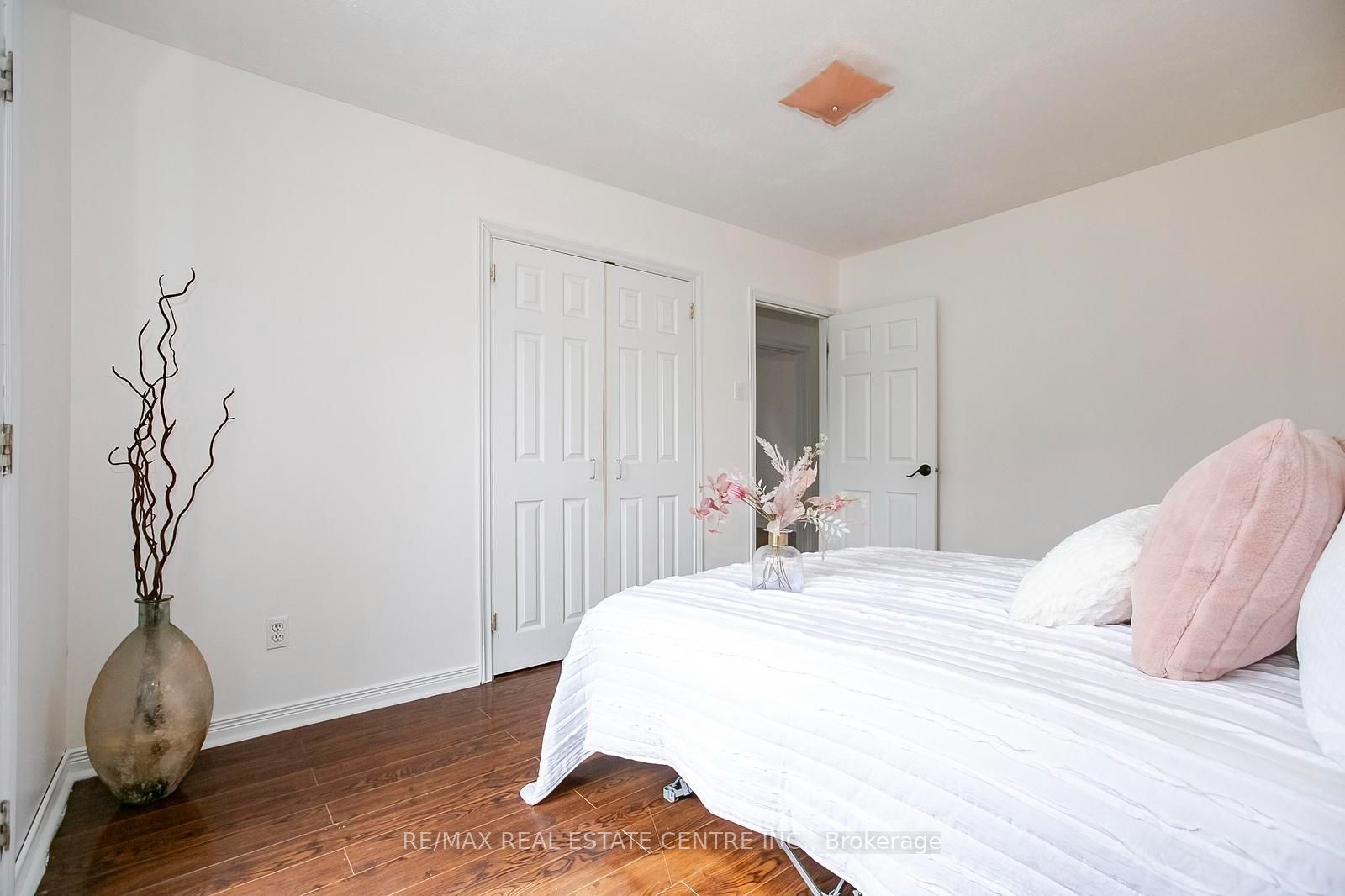 16 Mclaughlin Road N Property Photo 25