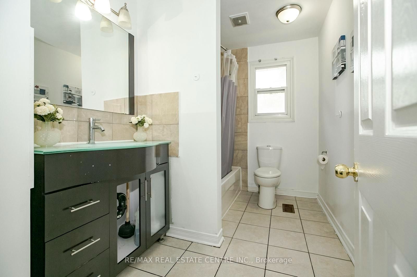16 Mclaughlin Road N Property Photo 28
