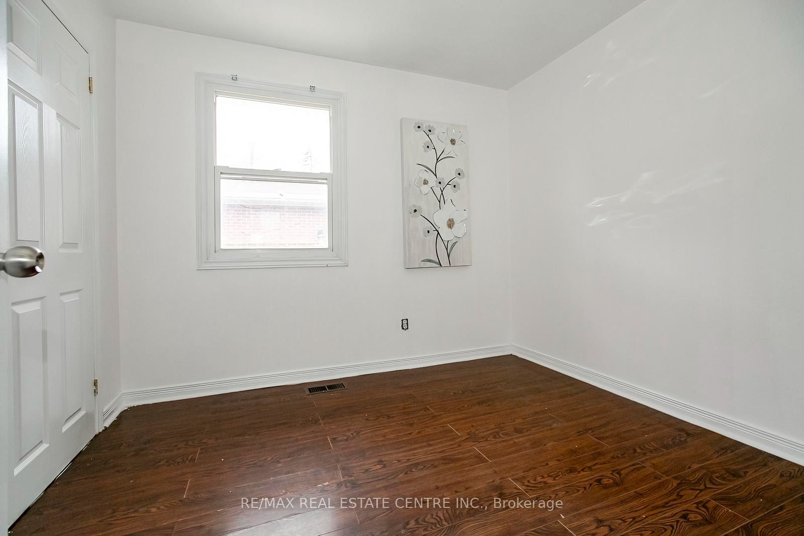 16 Mclaughlin Road N Property Photo 31