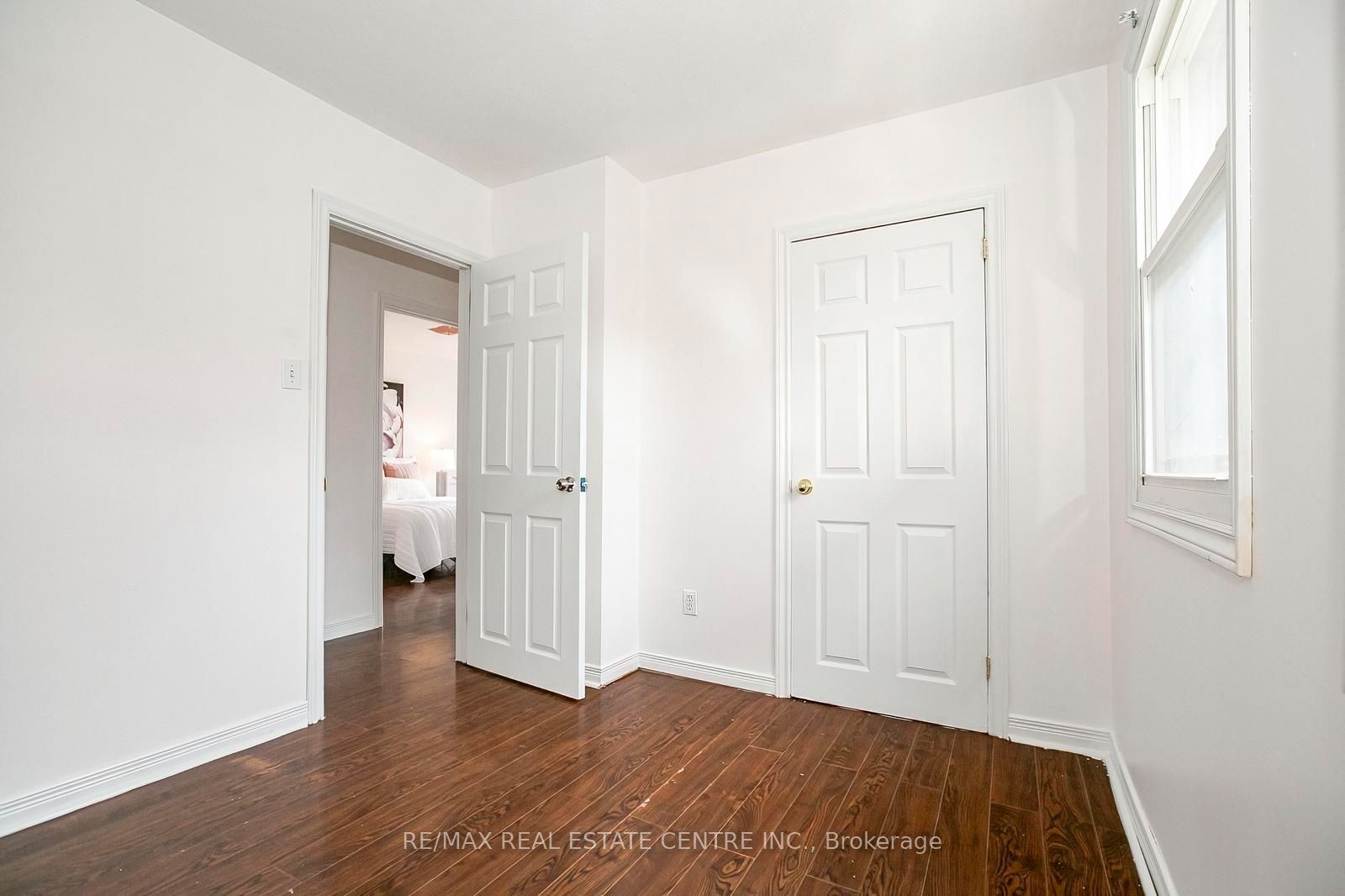 16 Mclaughlin Road N Property Photo 32