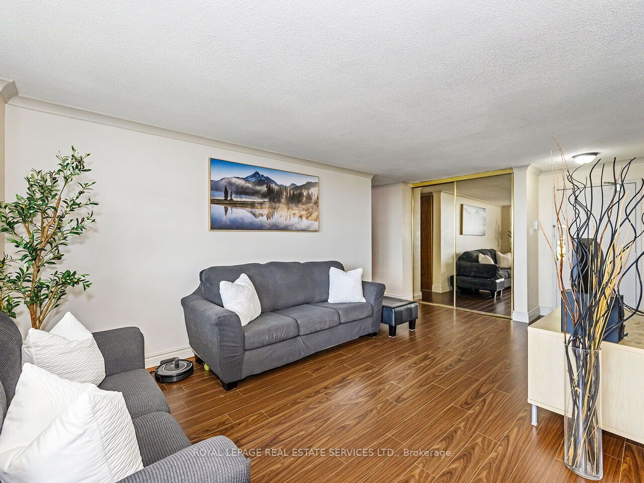 3120 Kirwin Avenue 1109 Property Photo 6