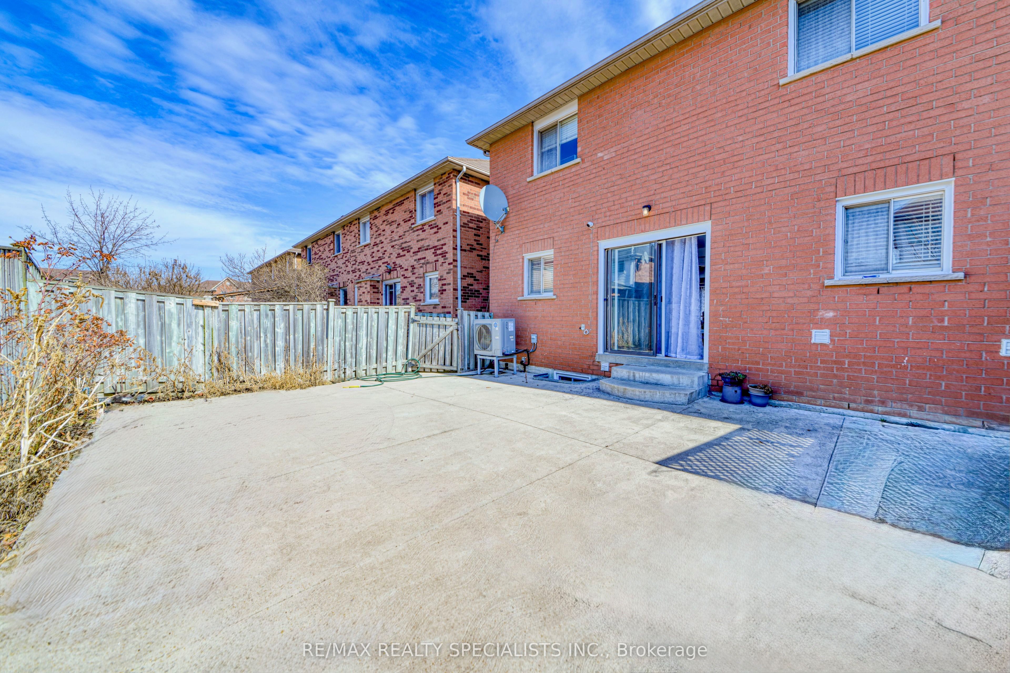 35 Softneedle Avenue Property Photo 20