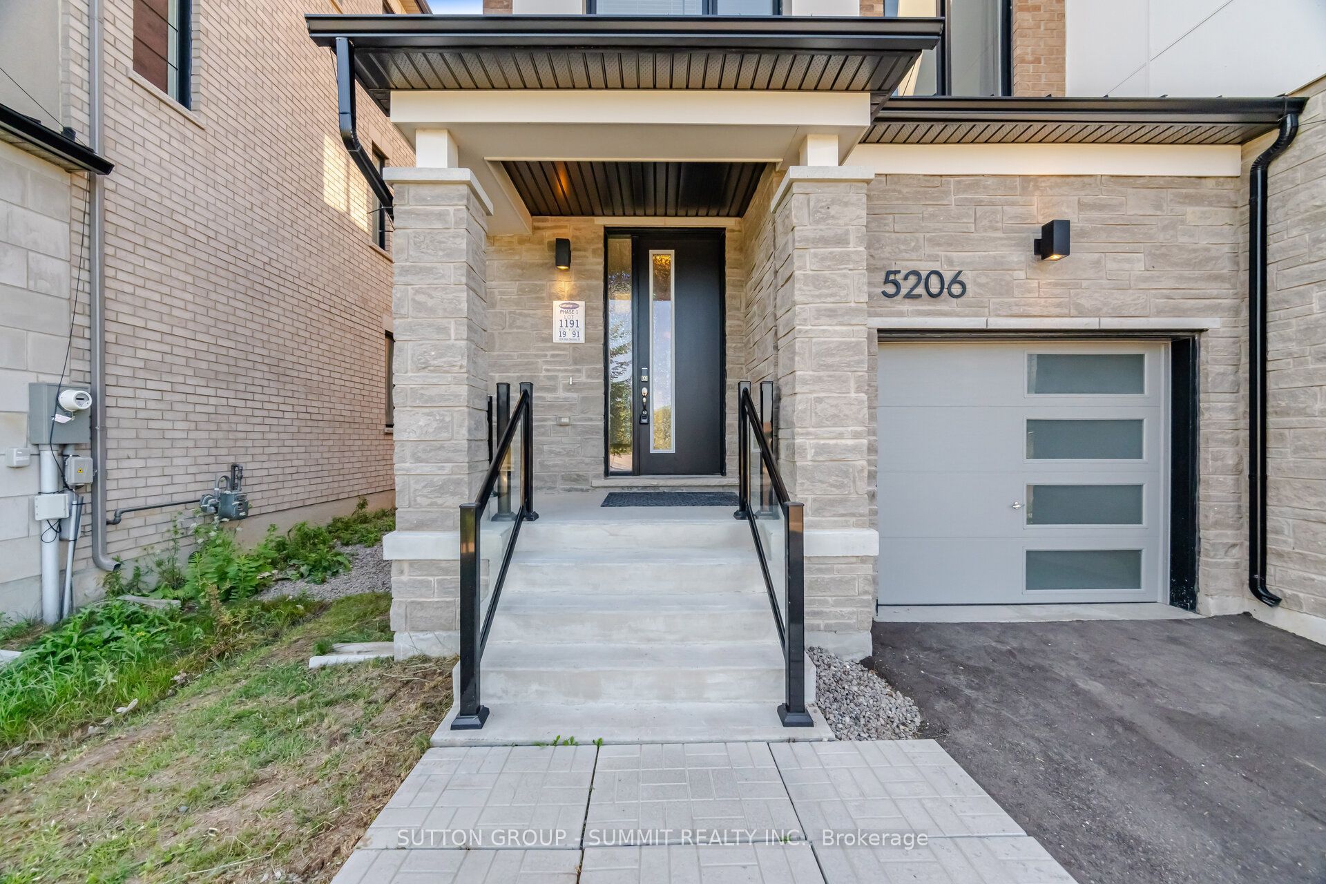 5206 Viola Desmond Drive Property Photo 2