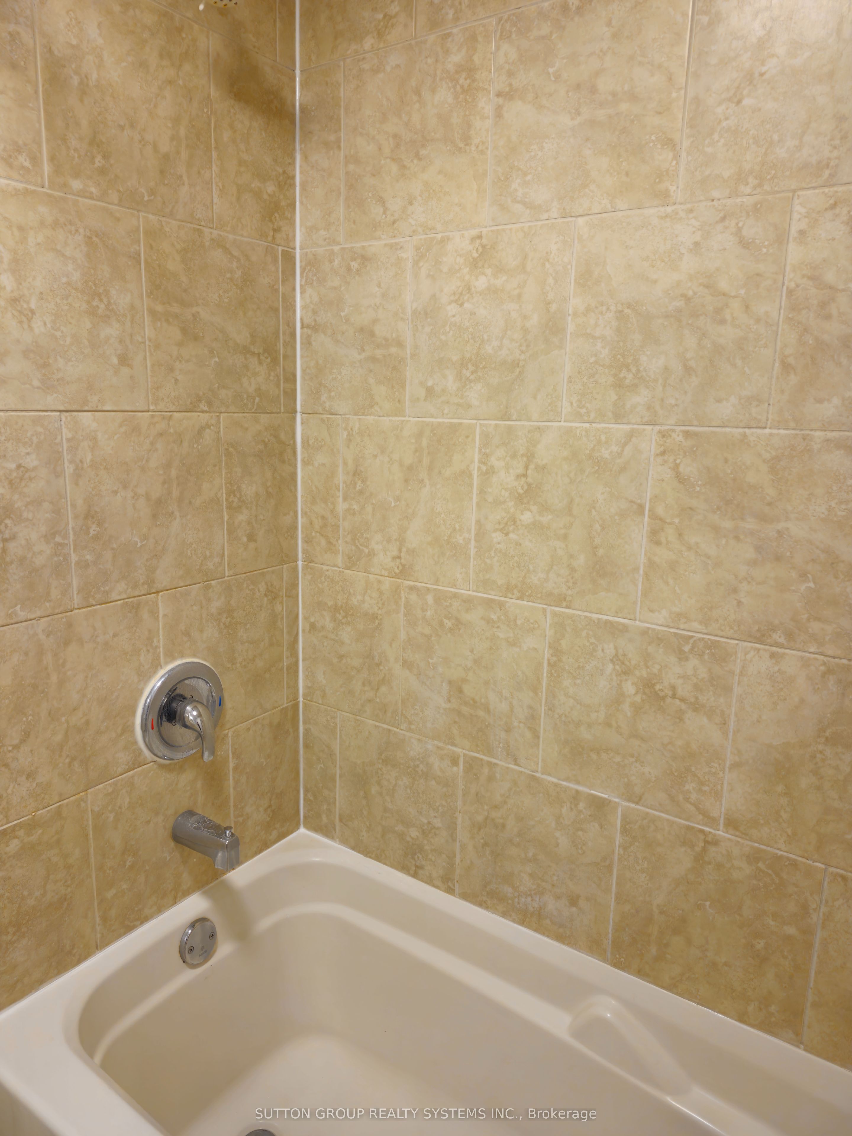 8879 Heritage Road Main Level Property Photo 11