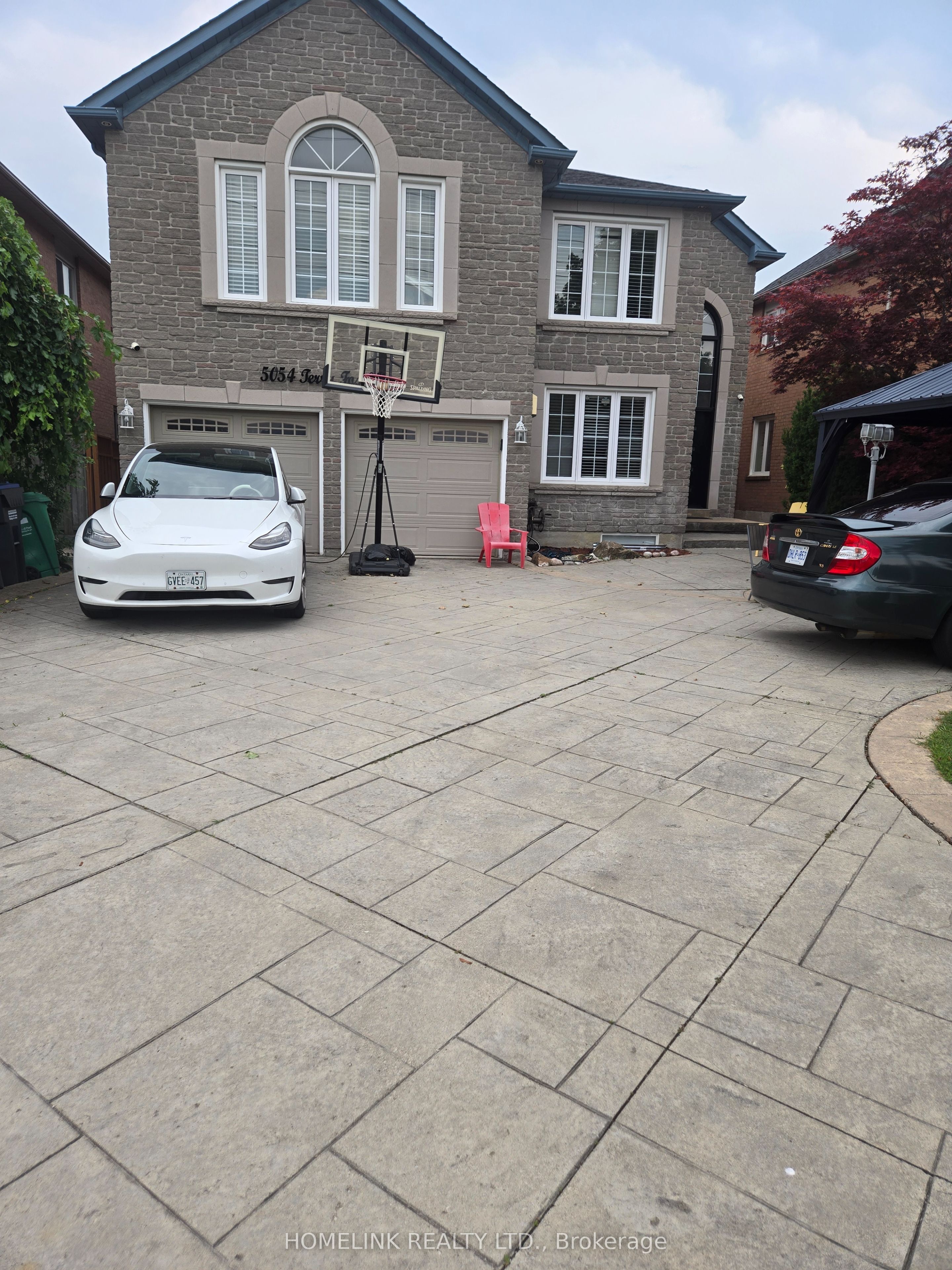 5054 Terry Fox Way Property Photo 1