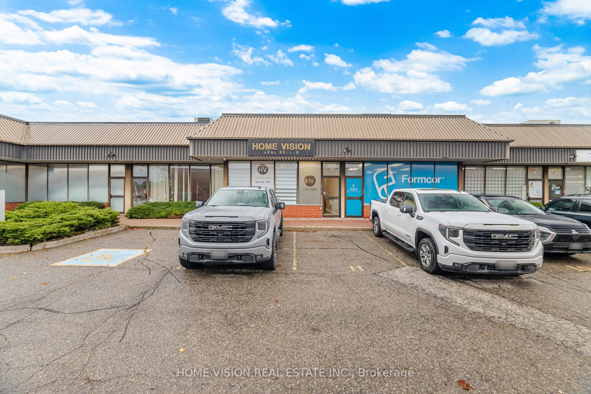 315 Traders Boulevard E 11 Property Photo 2