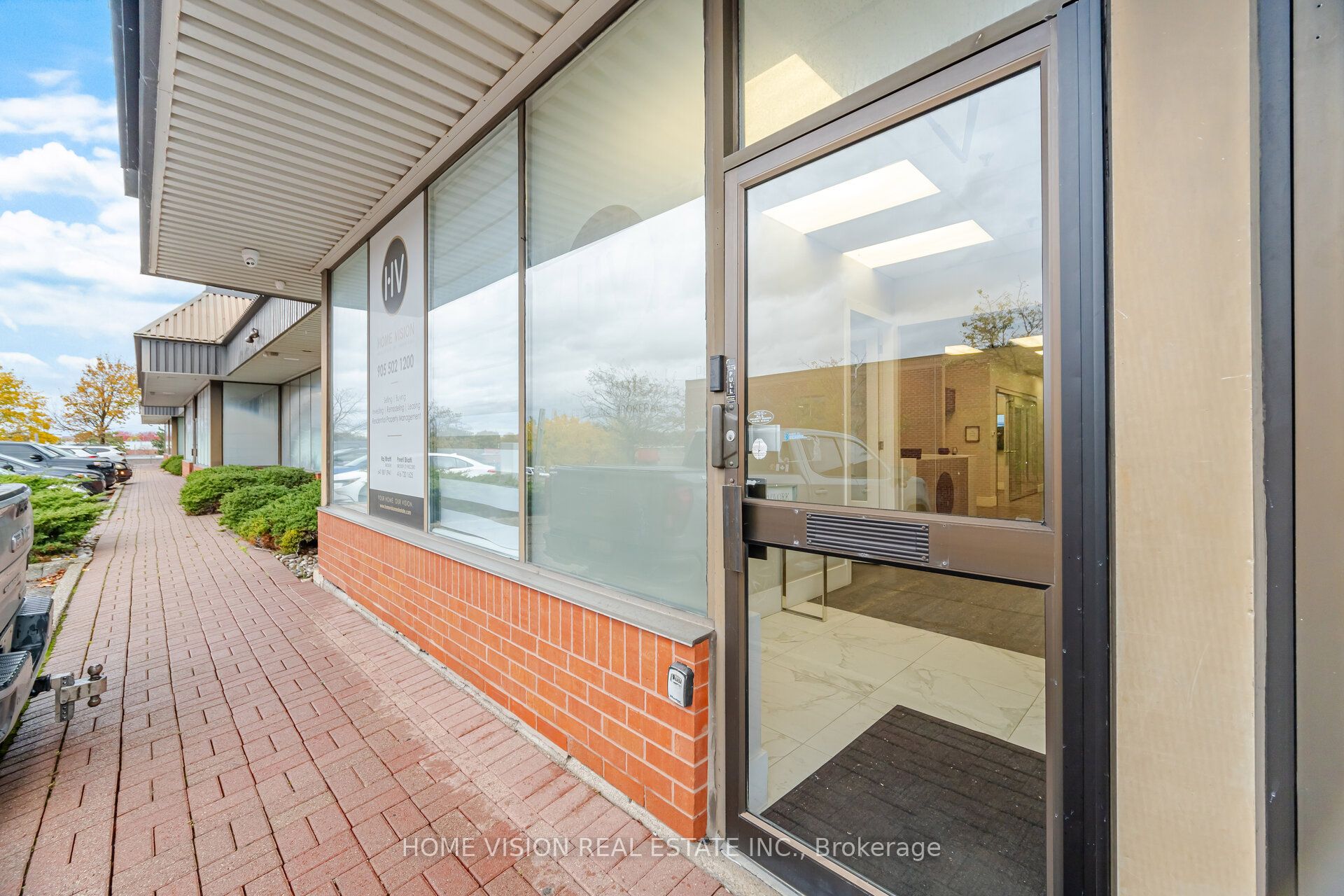 315 Traders Boulevard E 11 Property Photo 5