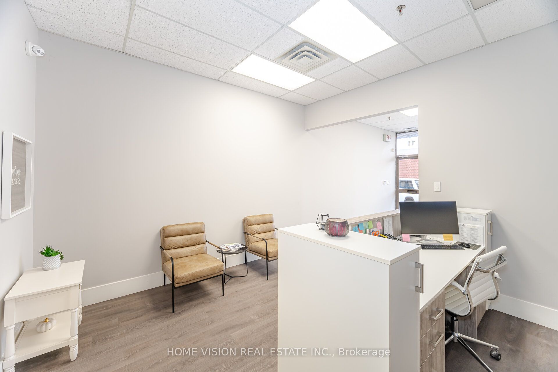315 Traders Boulevard E 11 Property Photo 9