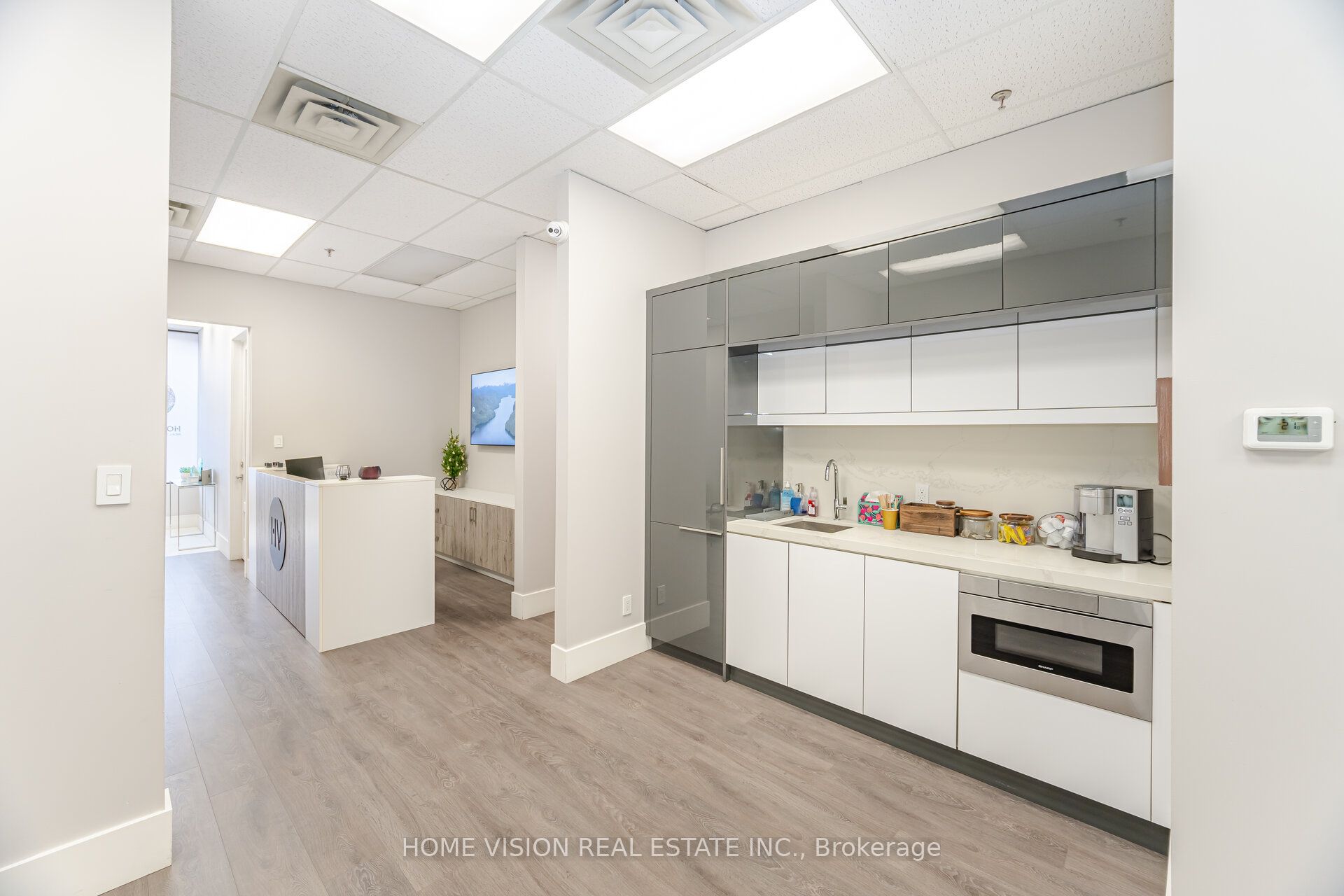 315 Traders Boulevard E 11 Property Photo 11
