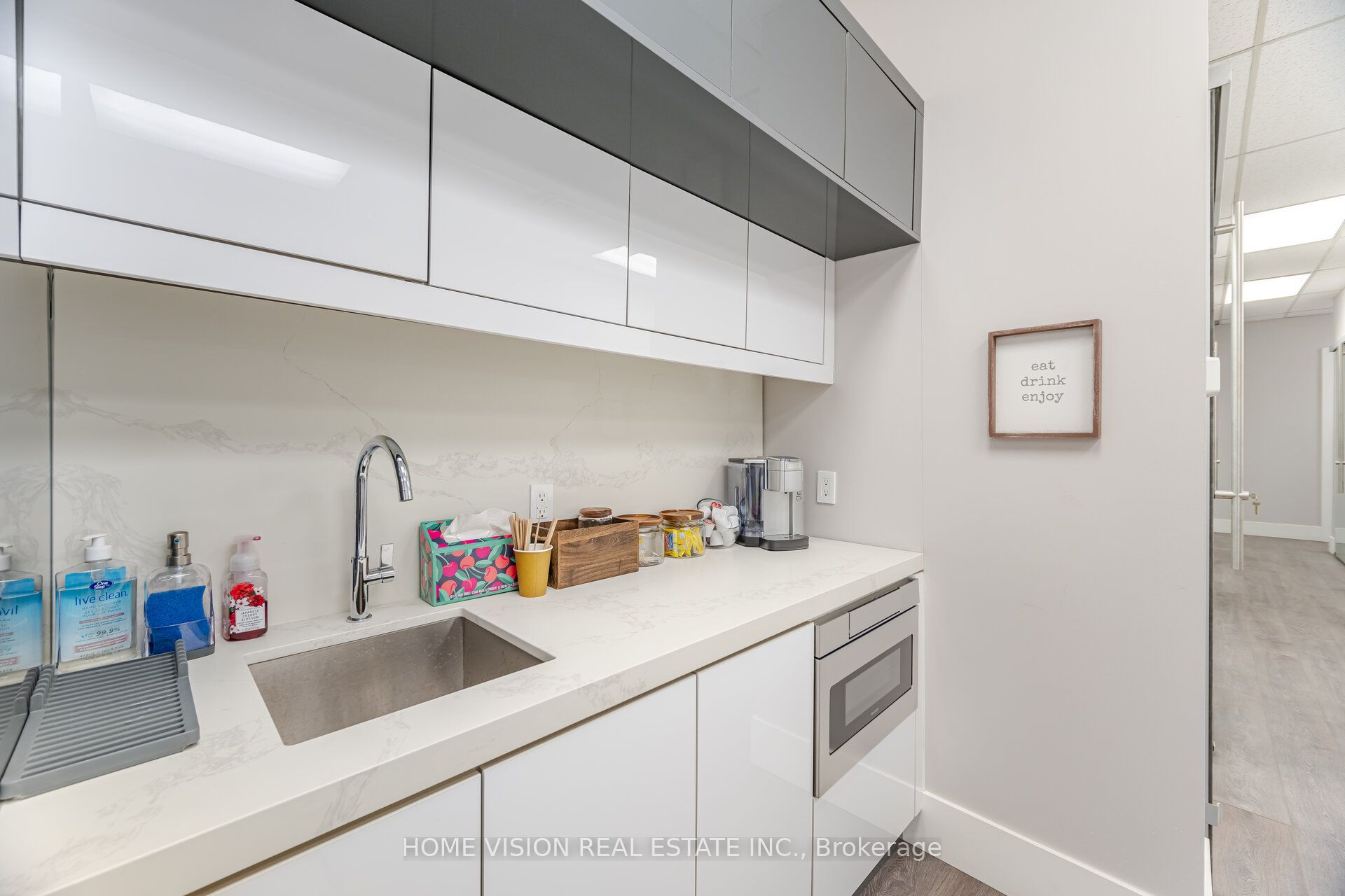 315 Traders Boulevard E 11 Property Photo 12