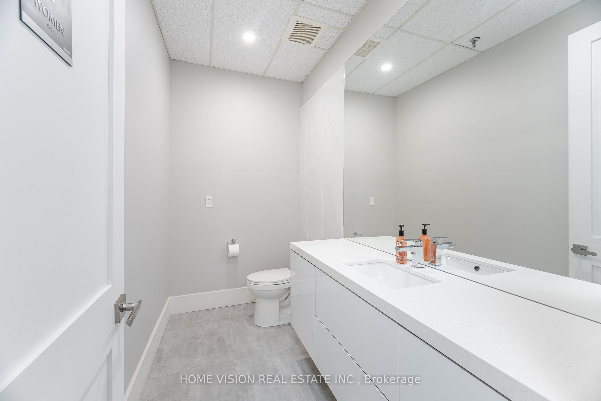 315 Traders Boulevard E 11 Property Photo 27