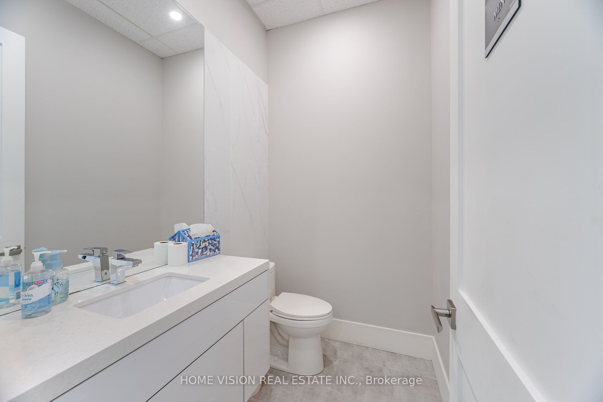 315 Traders Boulevard E 11 Property Photo 28