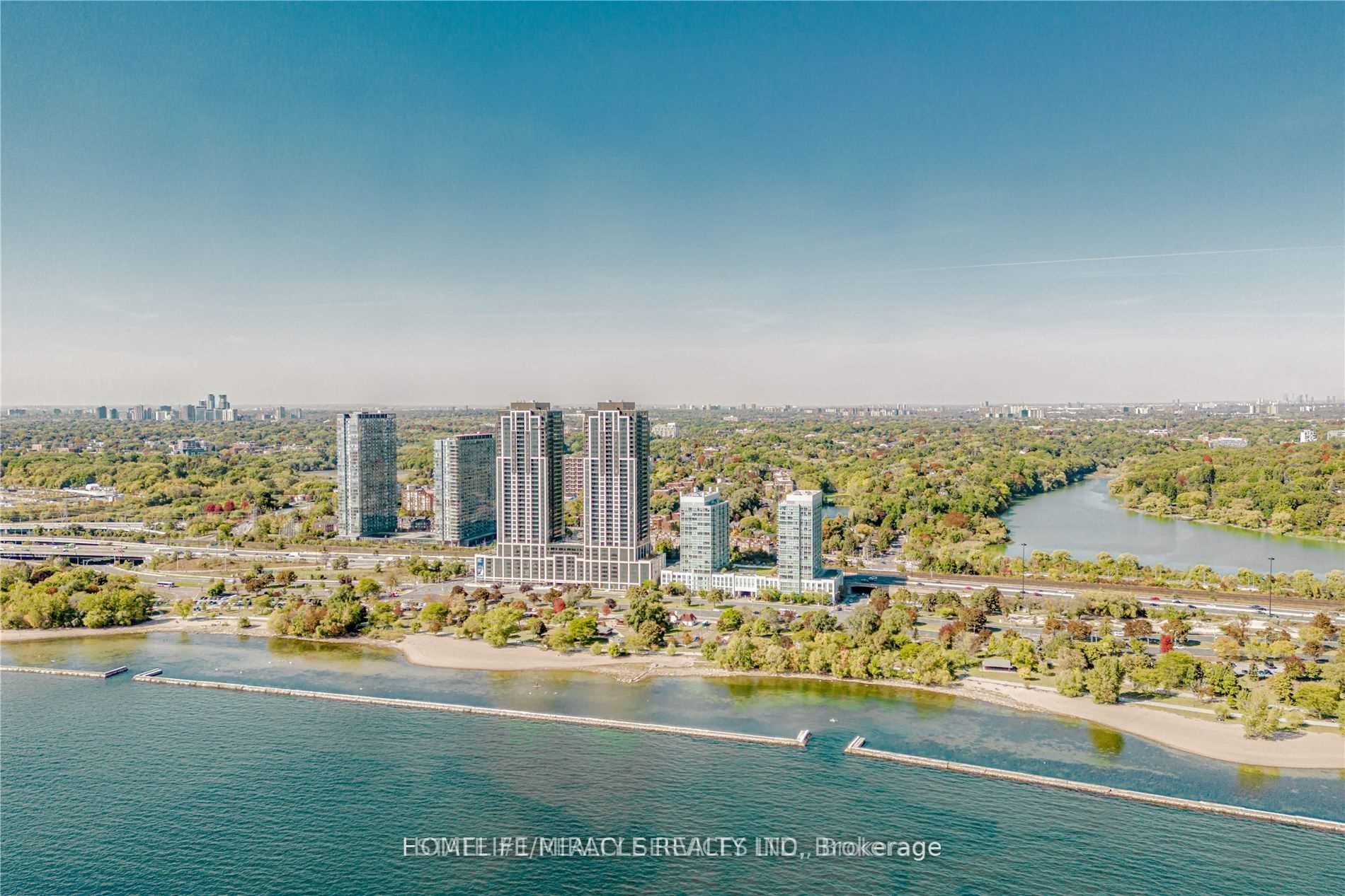 1928 Lakeshore Boulevard W Property Photo 3