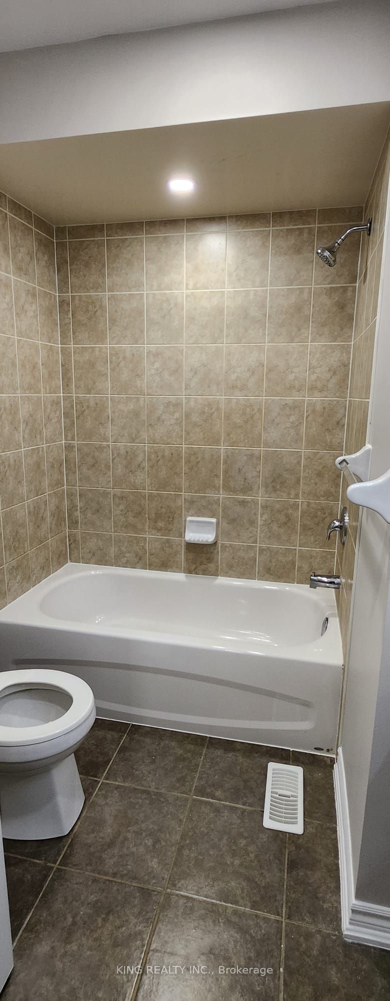 86 Magdalene Crescent S Property Photo 31