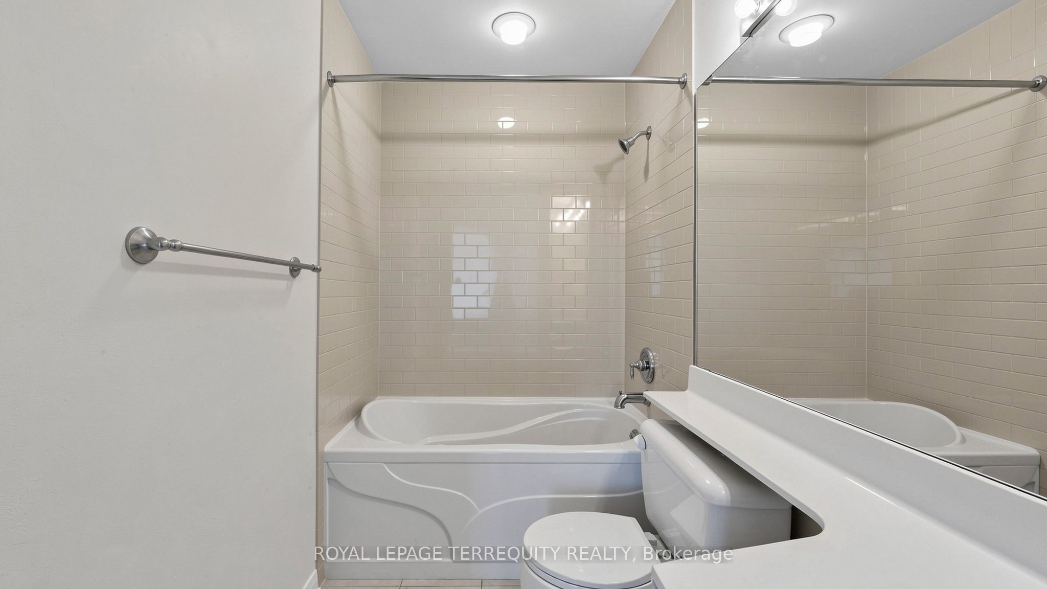 15 Windermere Avenue 2205 Property Photo 12