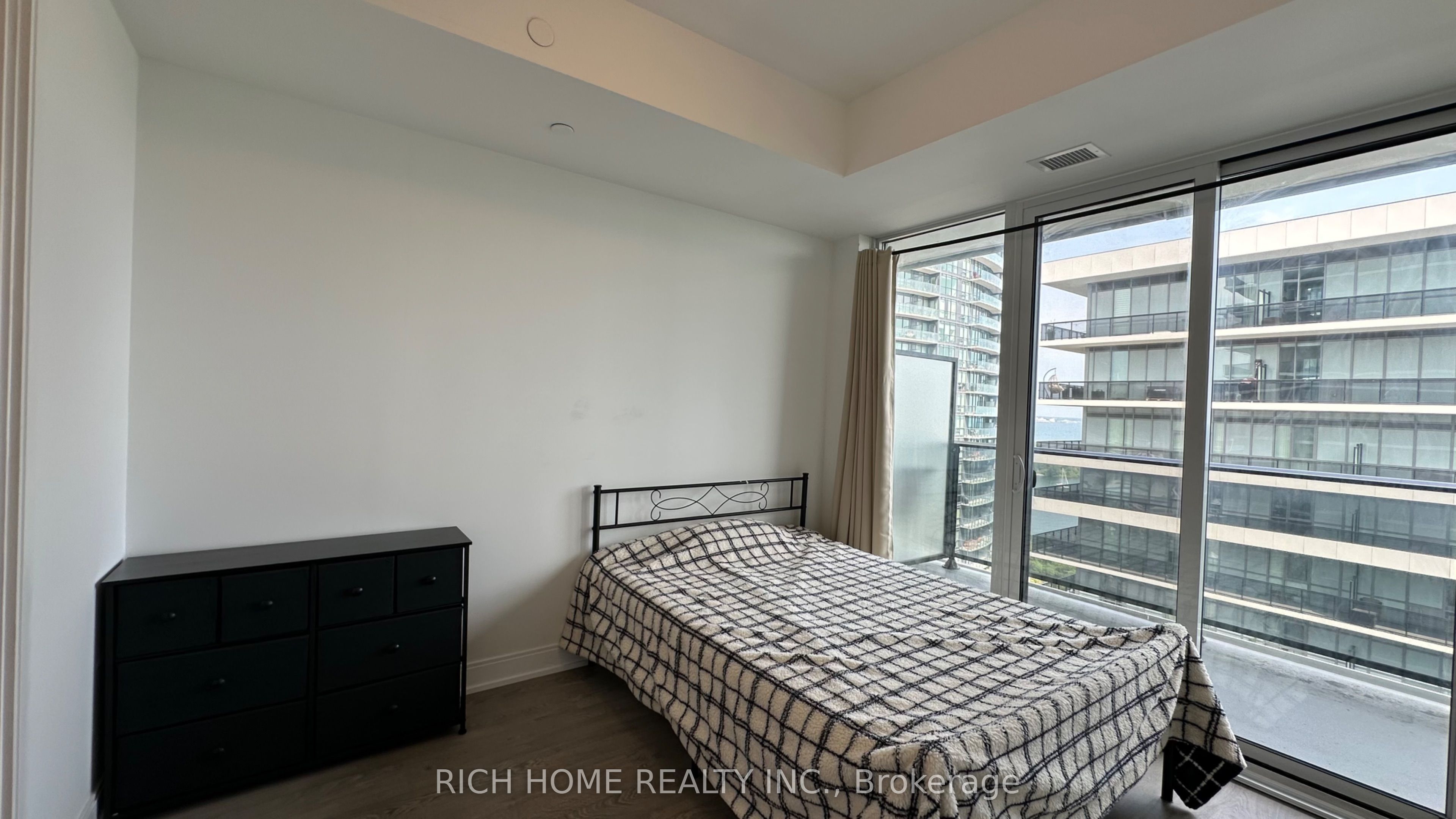 70 Annie Craig Drive 1506 Property Photo 44