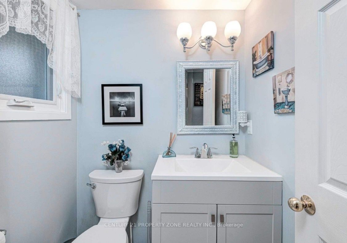 6 Roehampton Crescent W Property Photo 9