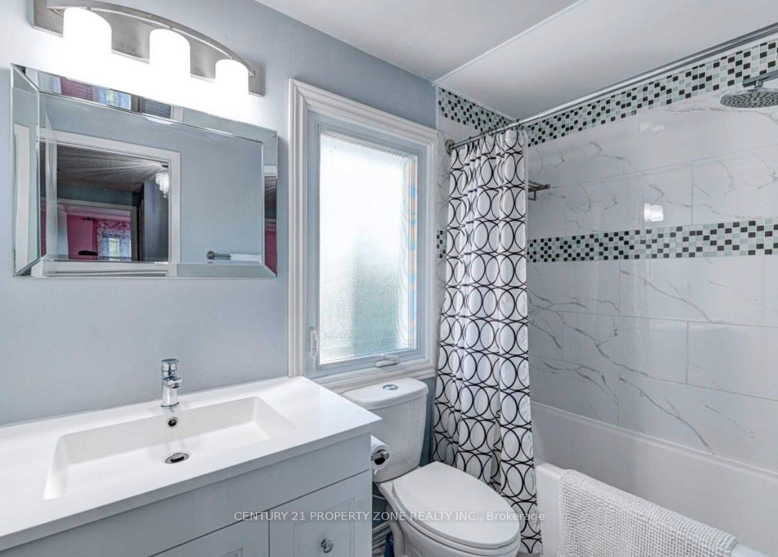 6 Roehampton Crescent W Property Photo 14