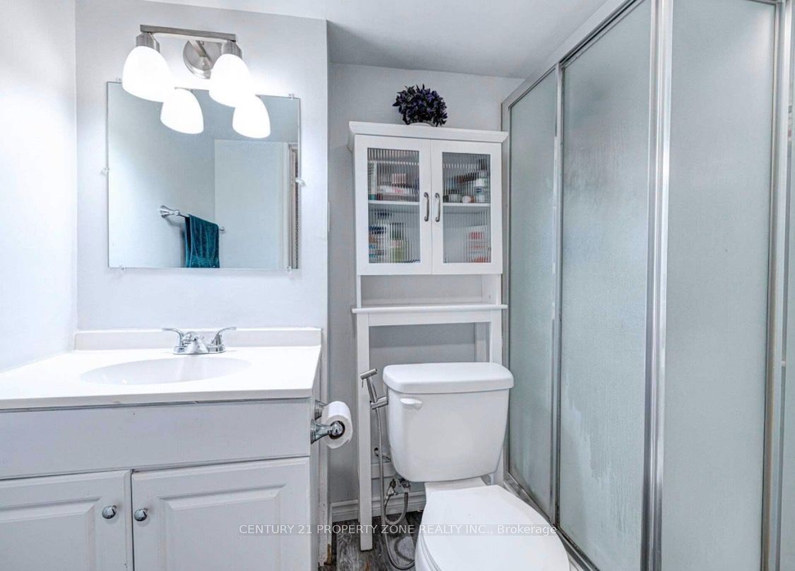 6 Roehampton Crescent W Property Photo 16
