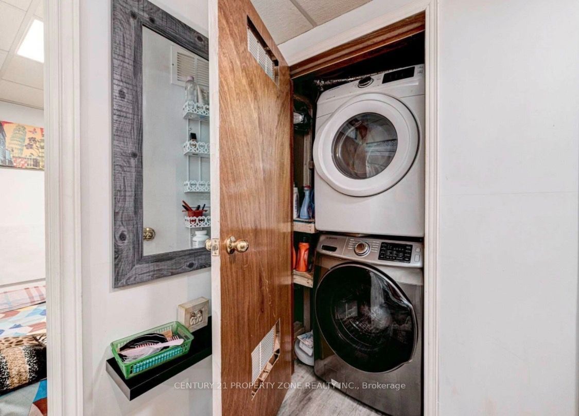 6 Roehampton Crescent W Property Photo 17