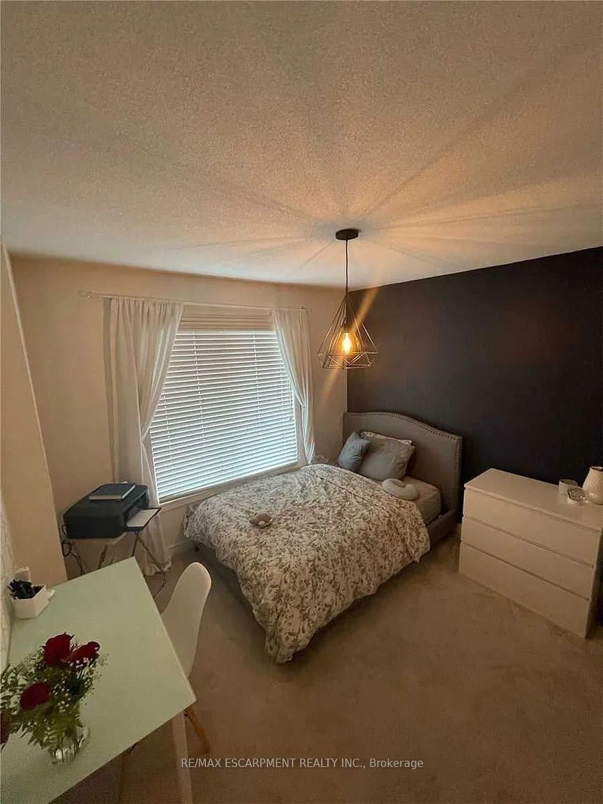 3930 Tufgar Crescent Property Photo 12