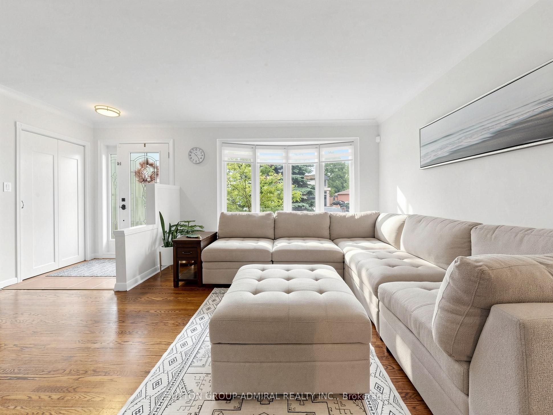 1864 Hindhead Road Property Photo 6